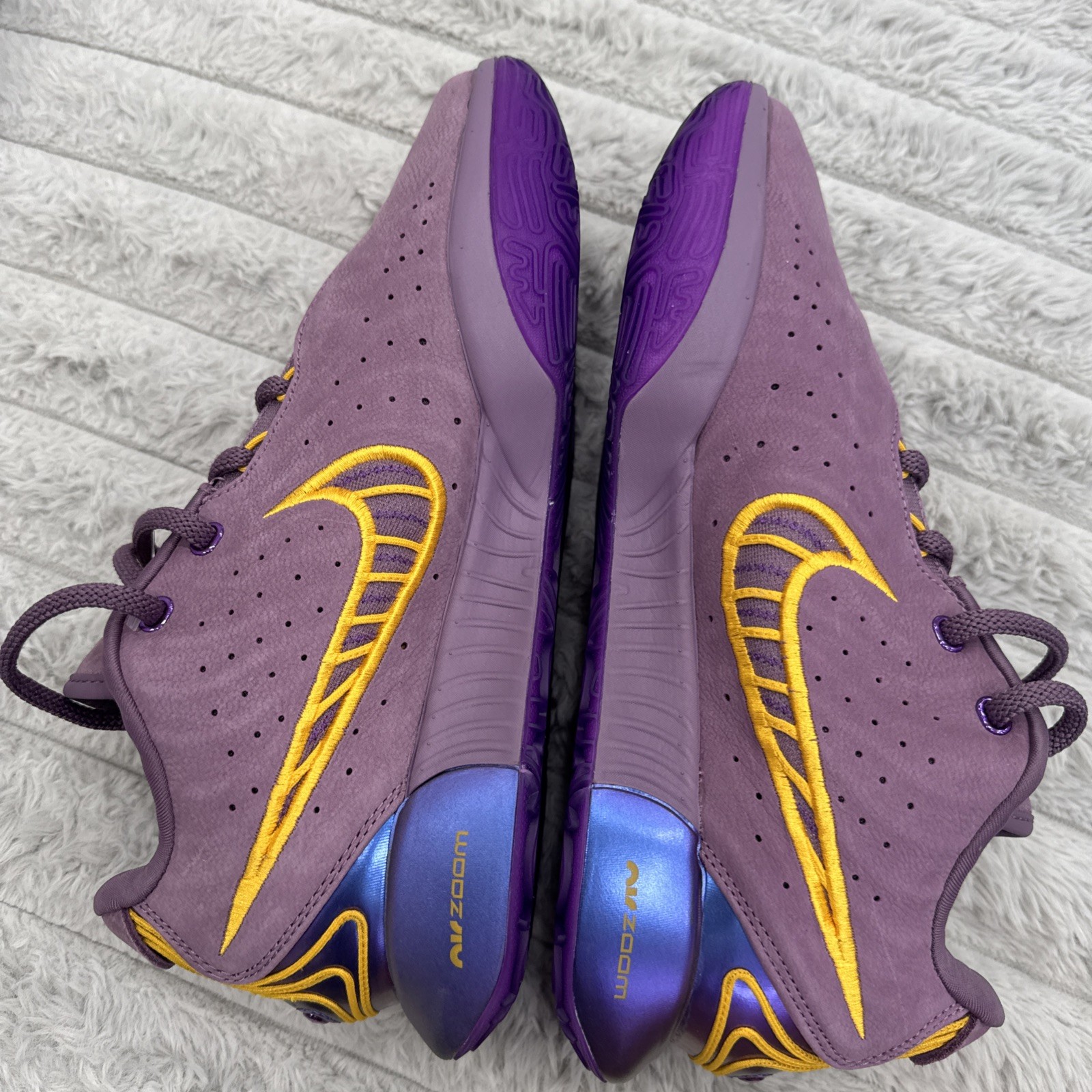 Nike LeBron 21 Mens Size 10 Purple Gold Athletic Basketball Shoes Sneakers