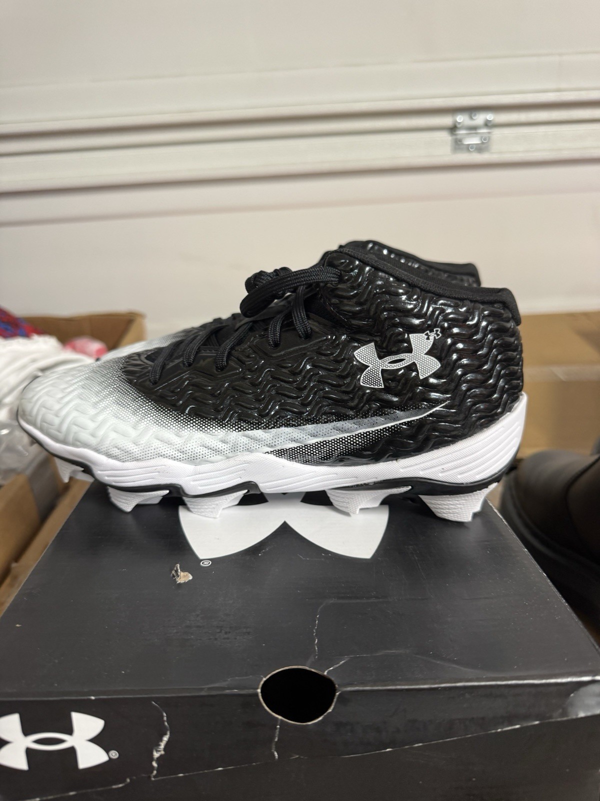 Under Armour Spotlight Hammer RM Football Cleats Men’s 8 Black/White