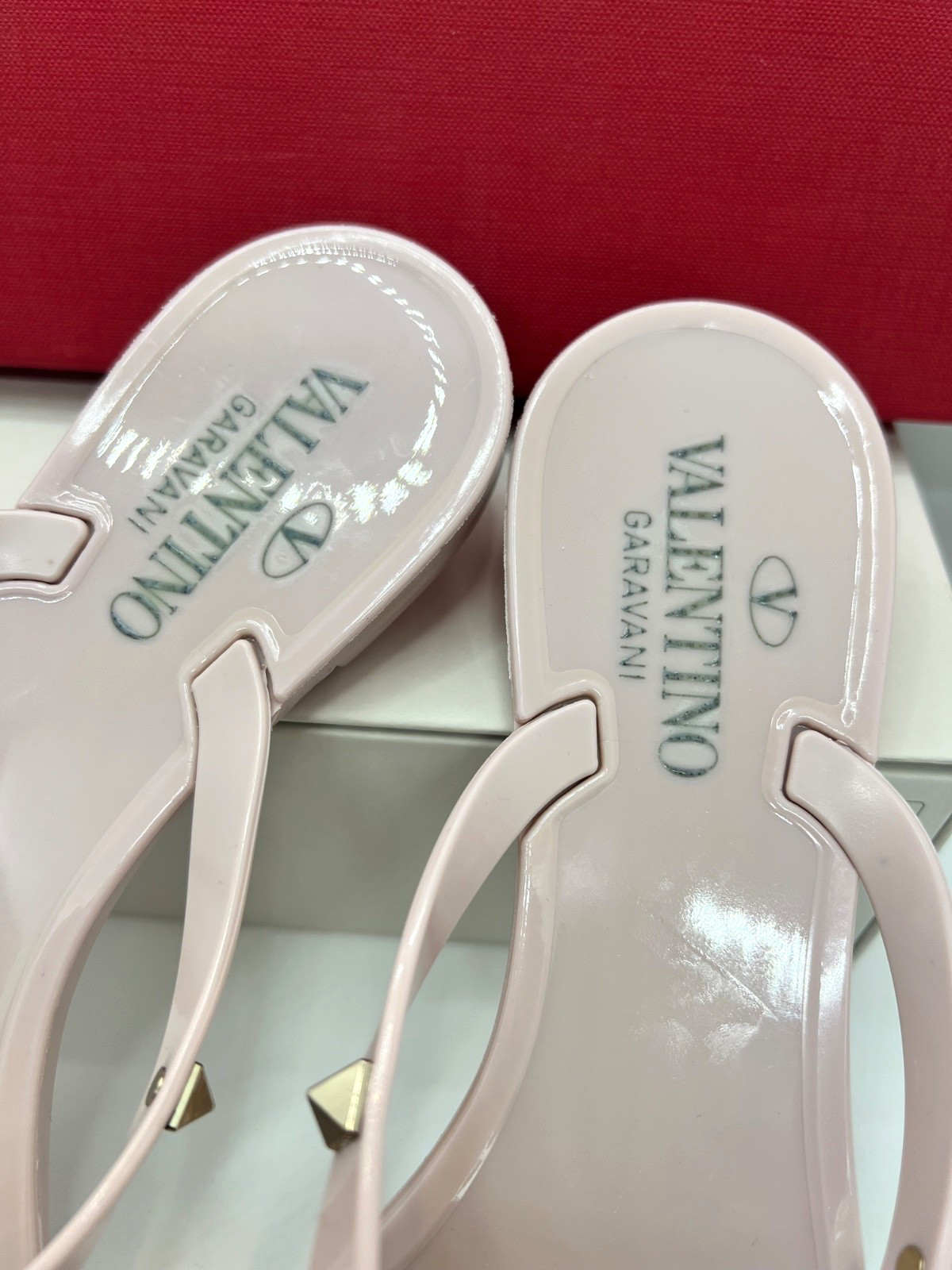$570+ Valentino Garavani Rockstud Thong Jelly Flip Flop Sandals Rose Water Sz 37
