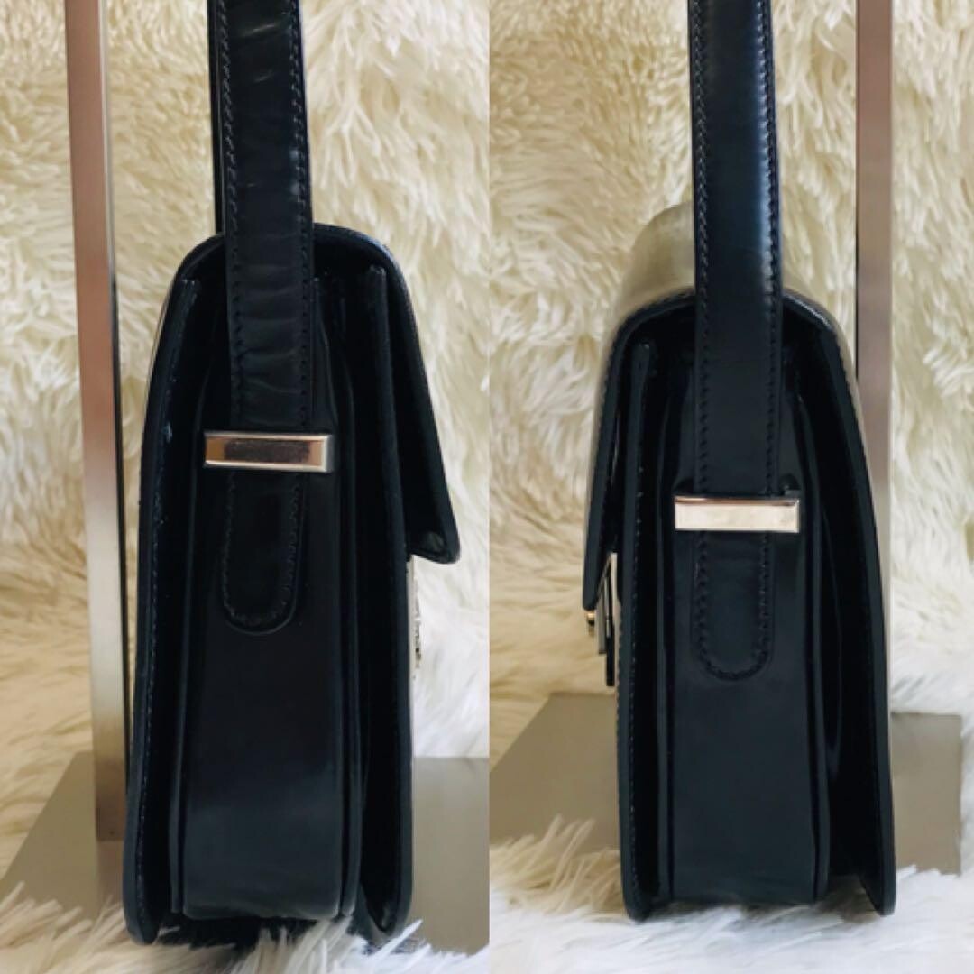 CELINE Black Leather Shoulder Bag Horse Carriage Hardware Flap Vintage Authentic