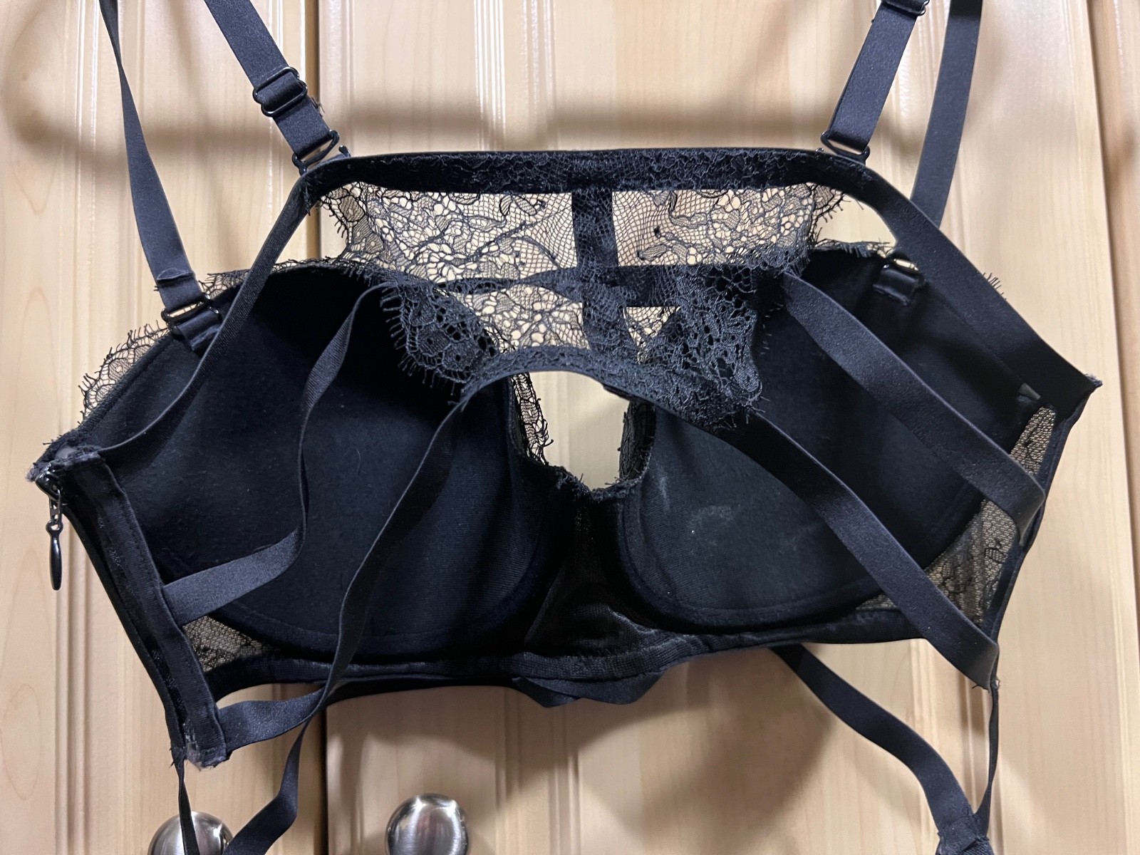 Black Lace Chemise with Garter Straps. Molded Cups Sz L zip closure