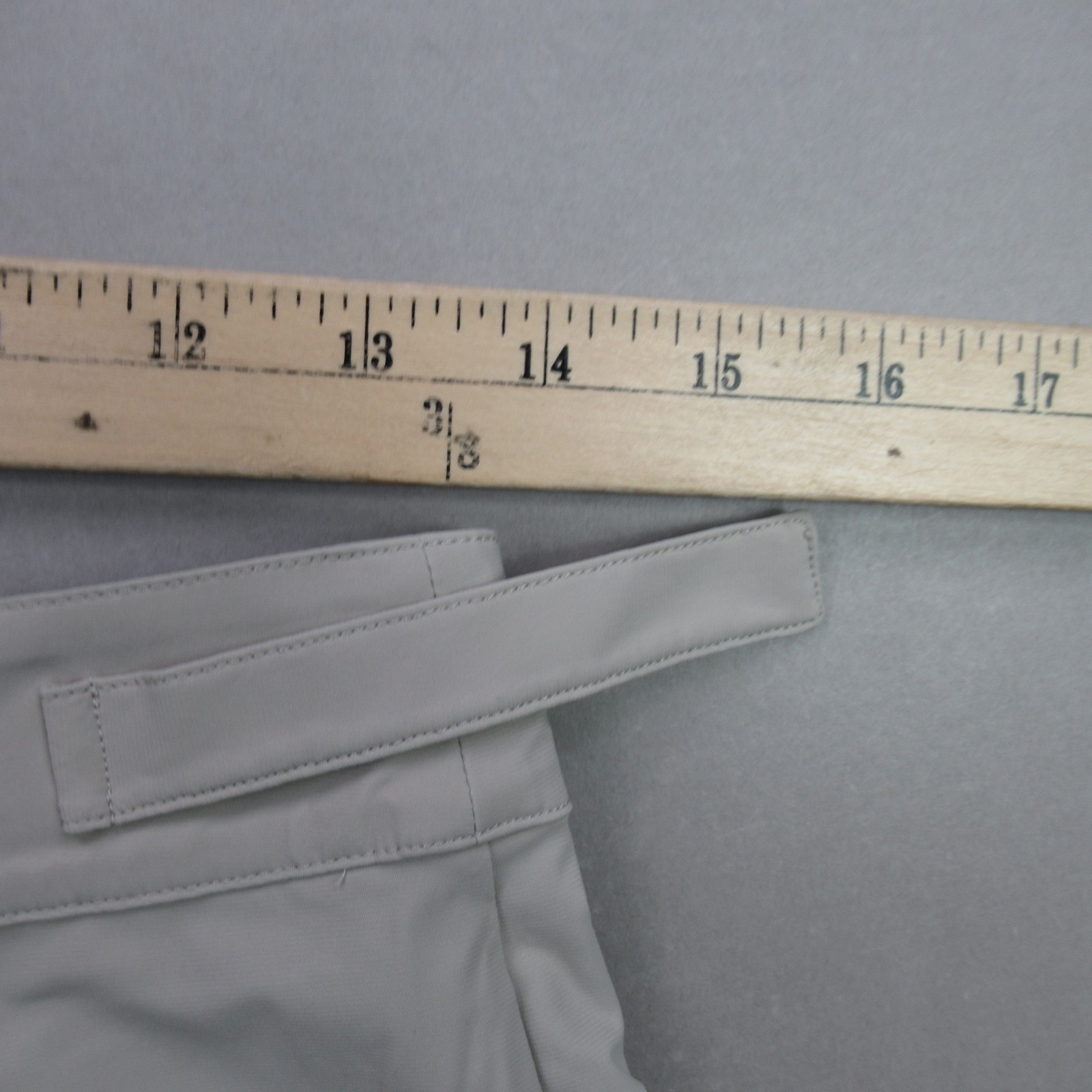 GREYSON Women’s Khaki Pleated Performance Shorts Size S Adjustable Waist Pockets