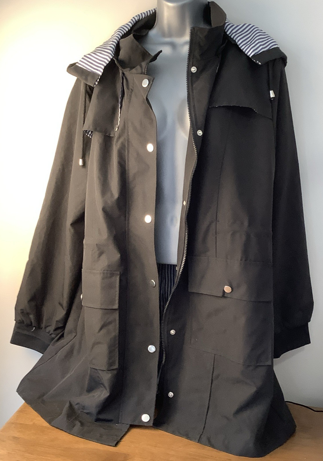 Bloggerlove New Womens Raincoat/Windbreaker Size XL Black Detachable Hood