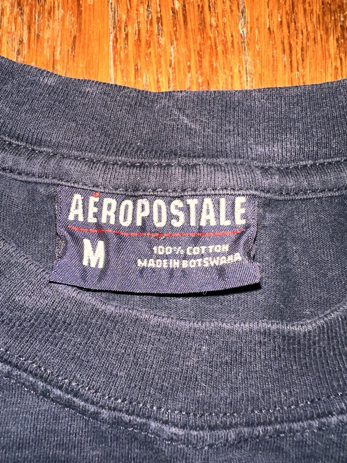Medium PARADISE MOTEL On The Shore 3 blocks from the beach Aeropostale Shirt