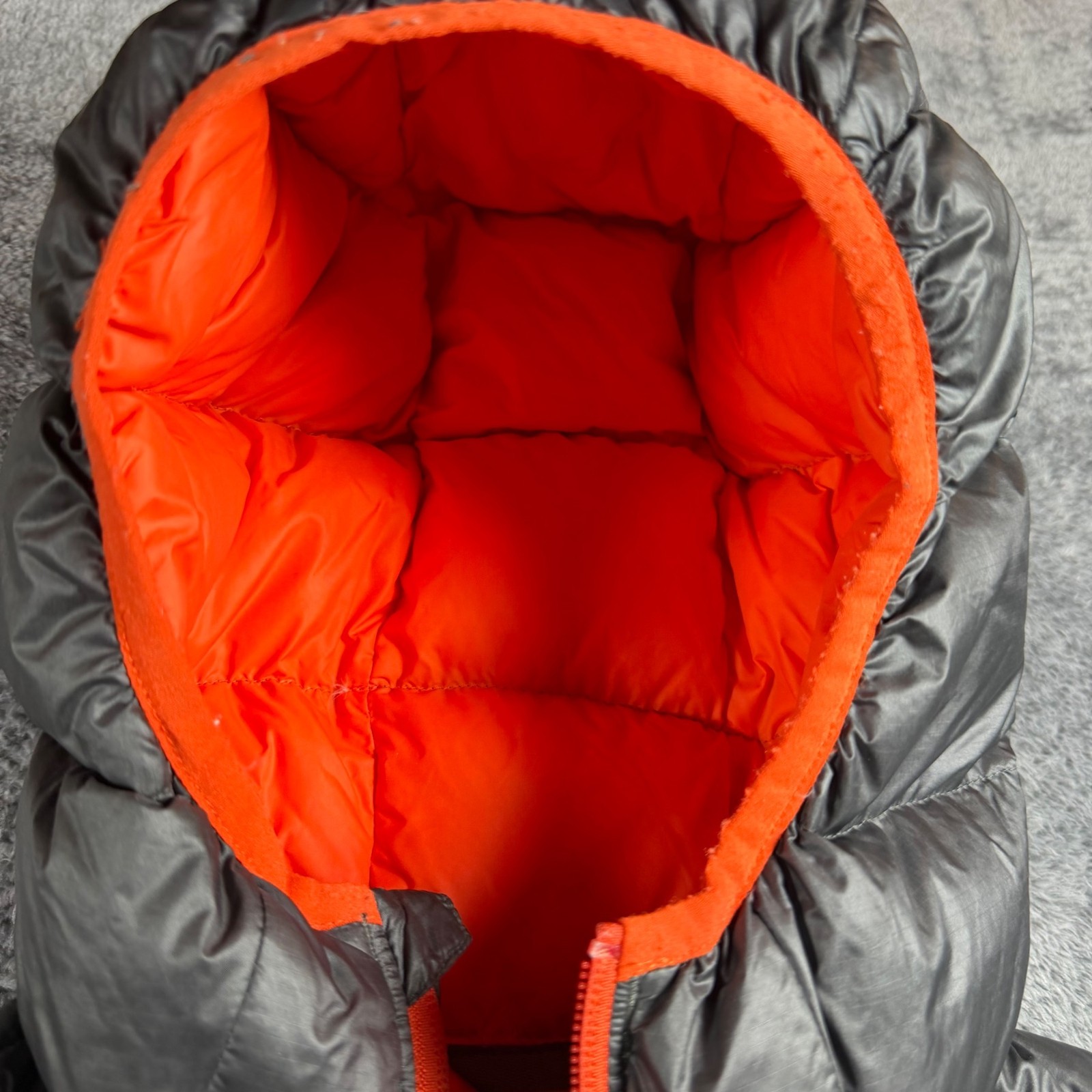 Mountain Hardwear Jacket Mens Medium Gray Kelvinator Hooded Down Puffer READ
