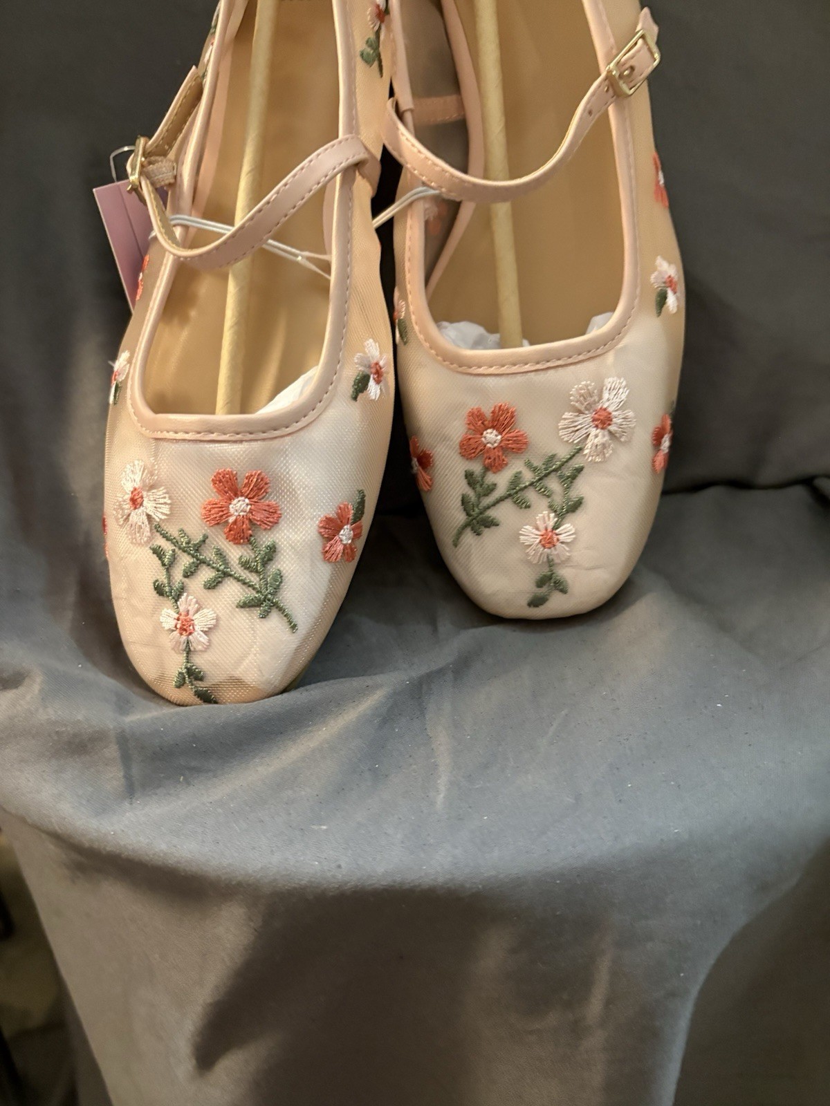 NWT Size 8 Wild Fable SKU SDR Flat Ballet Shoes With Floral Print Buckle Closure