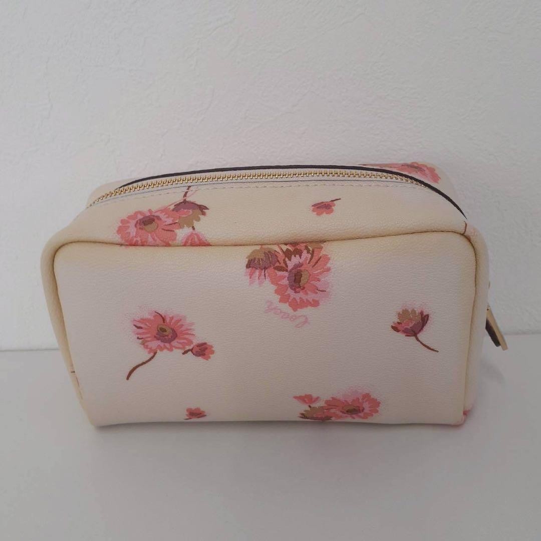 Excellent Condition COACH Pouch White Floral Cute