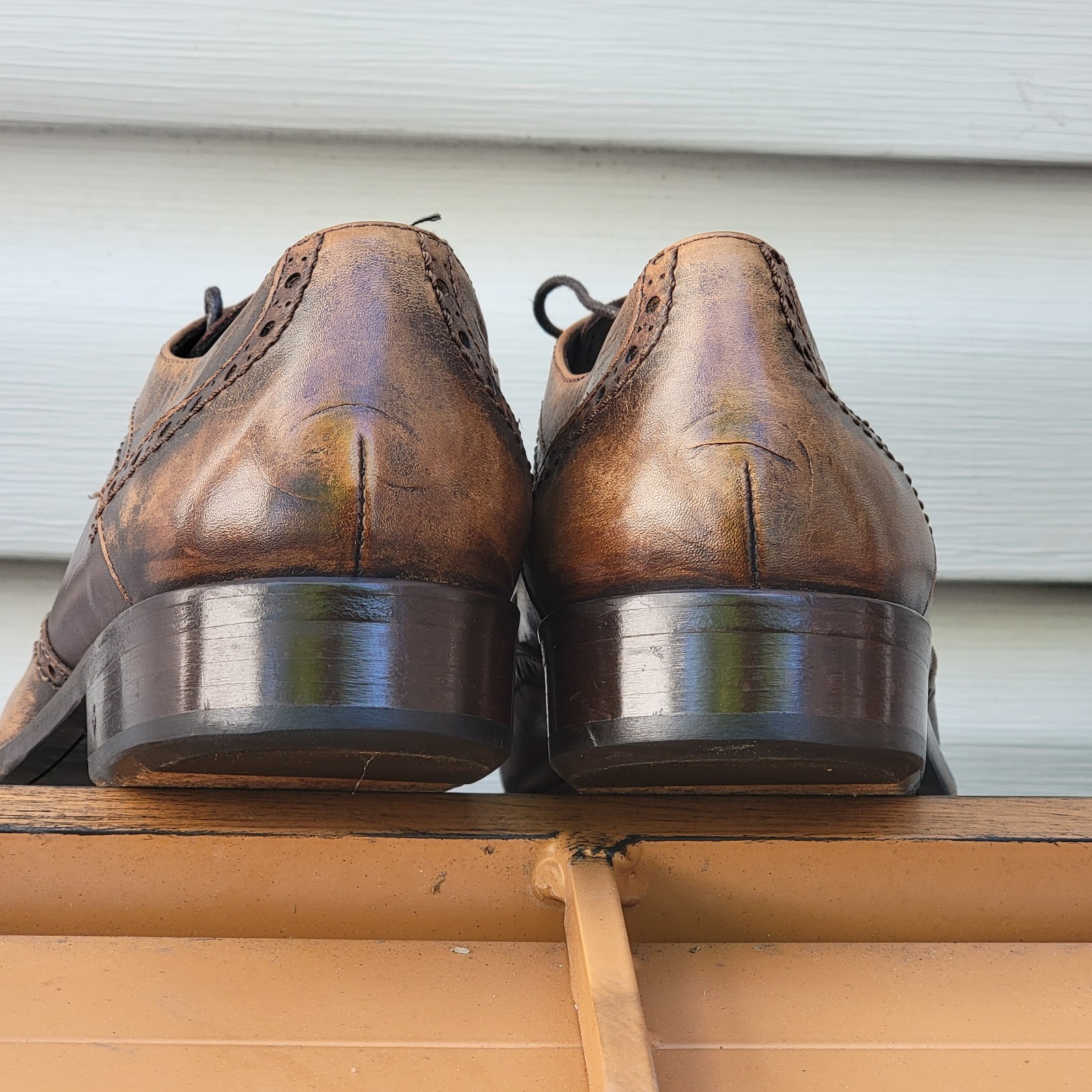 John Varvatos Ss 9.5 Luxe dress shoes two-tone, burnished leather wingtip