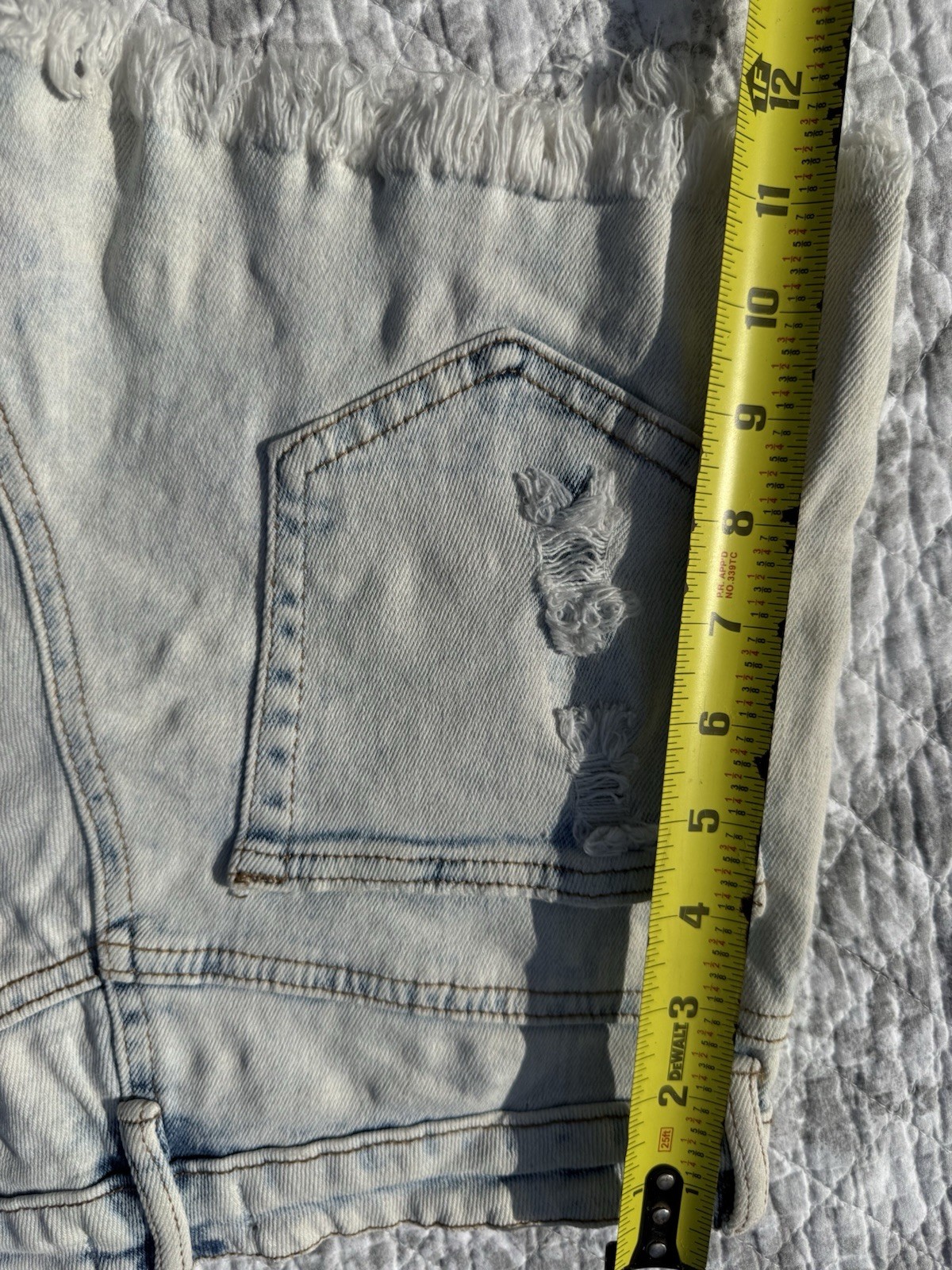 Harper Heritage High Rise Light Wash Distressed Cut Off Denim Shorts 25″ Waist