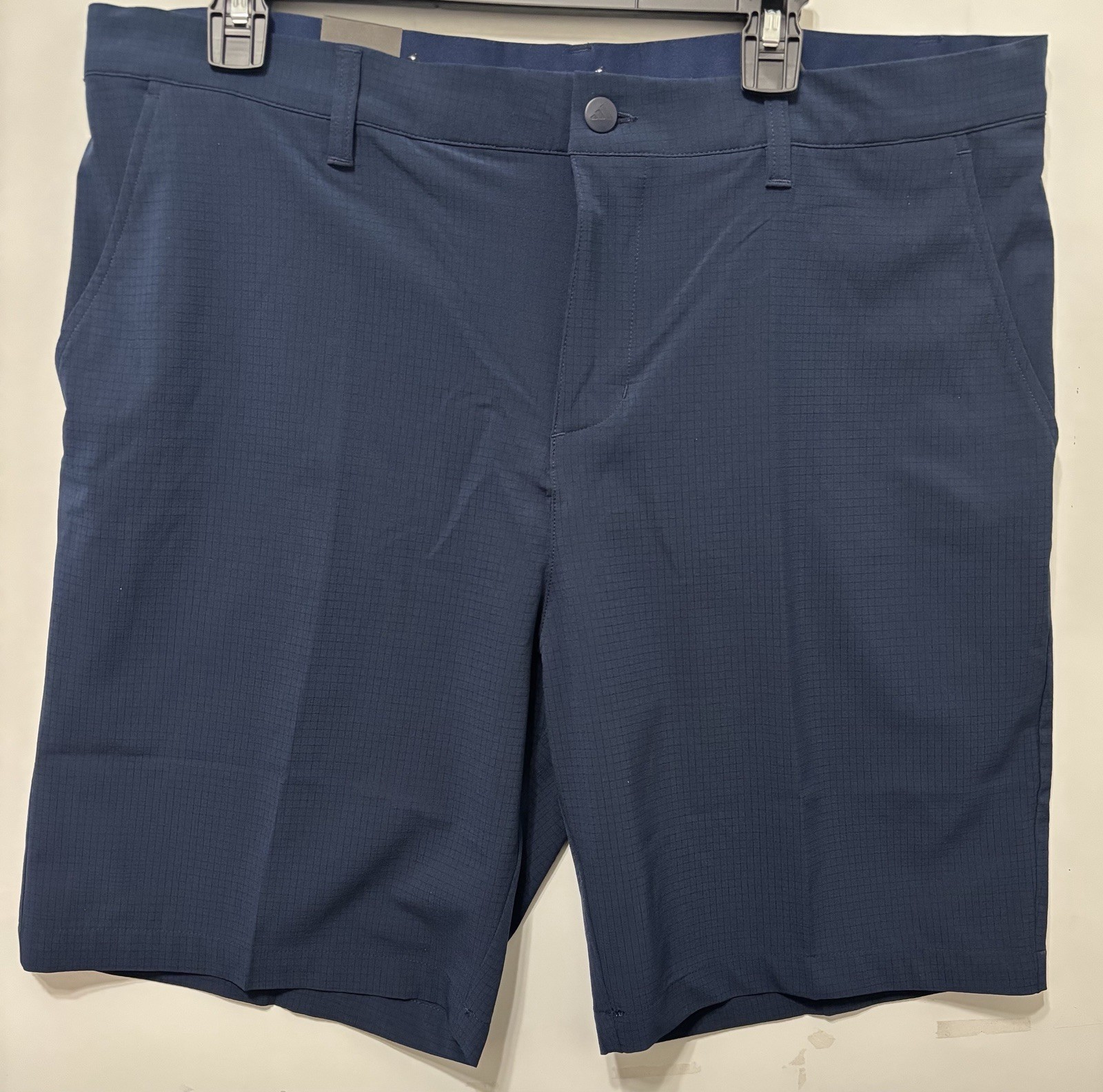 Adidas ULTIMATE365 9-INCH MELTAWAY SHORTS 36 MSRP $80.00 NEW
