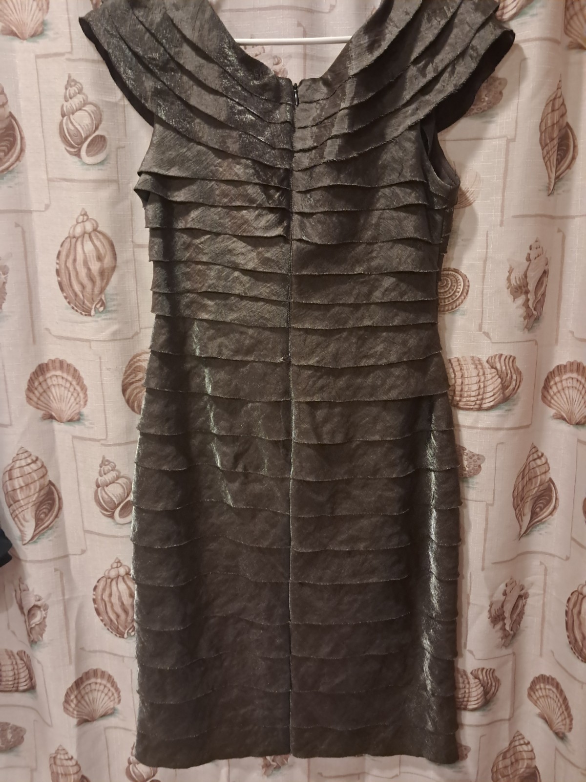 London Times Brown Satin Sheath Dress Scoop Neck Sleeveless Ruffle Flower 8