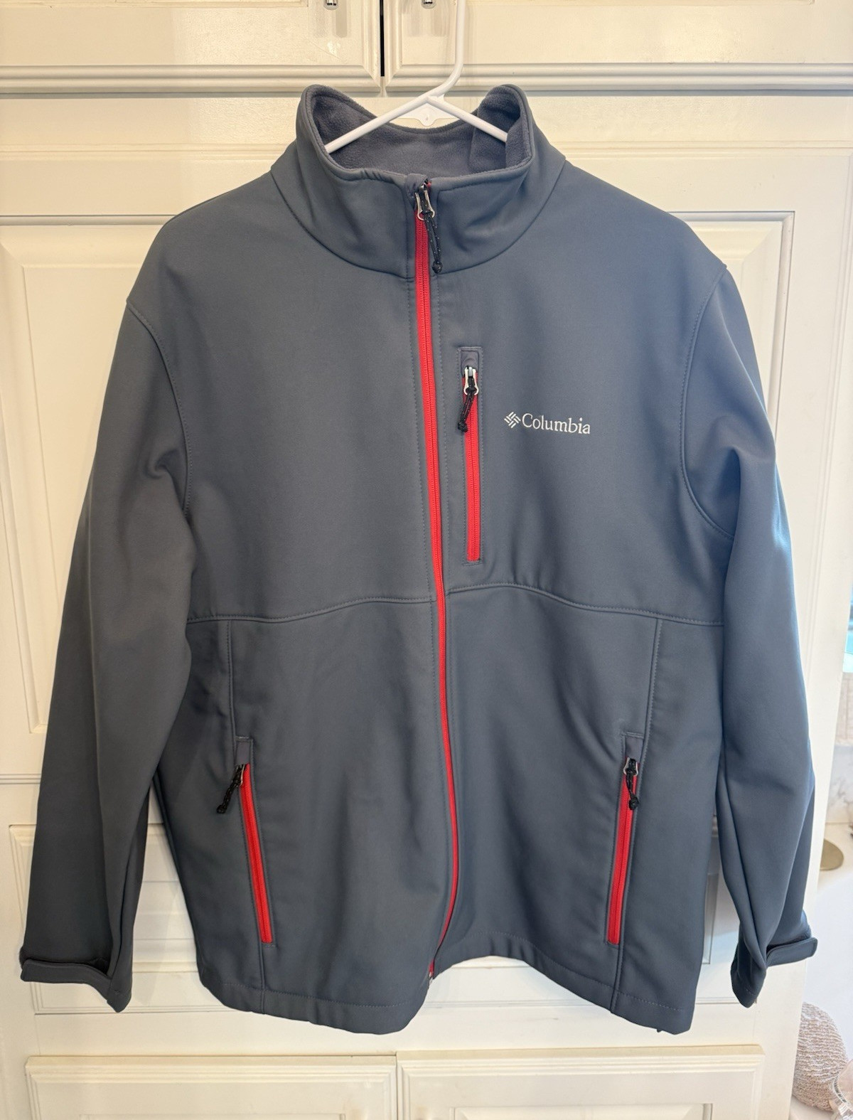 Columbia Men’s Gray Softshell Full Zip Jacket, Stand-Up Collar, Pockets, L