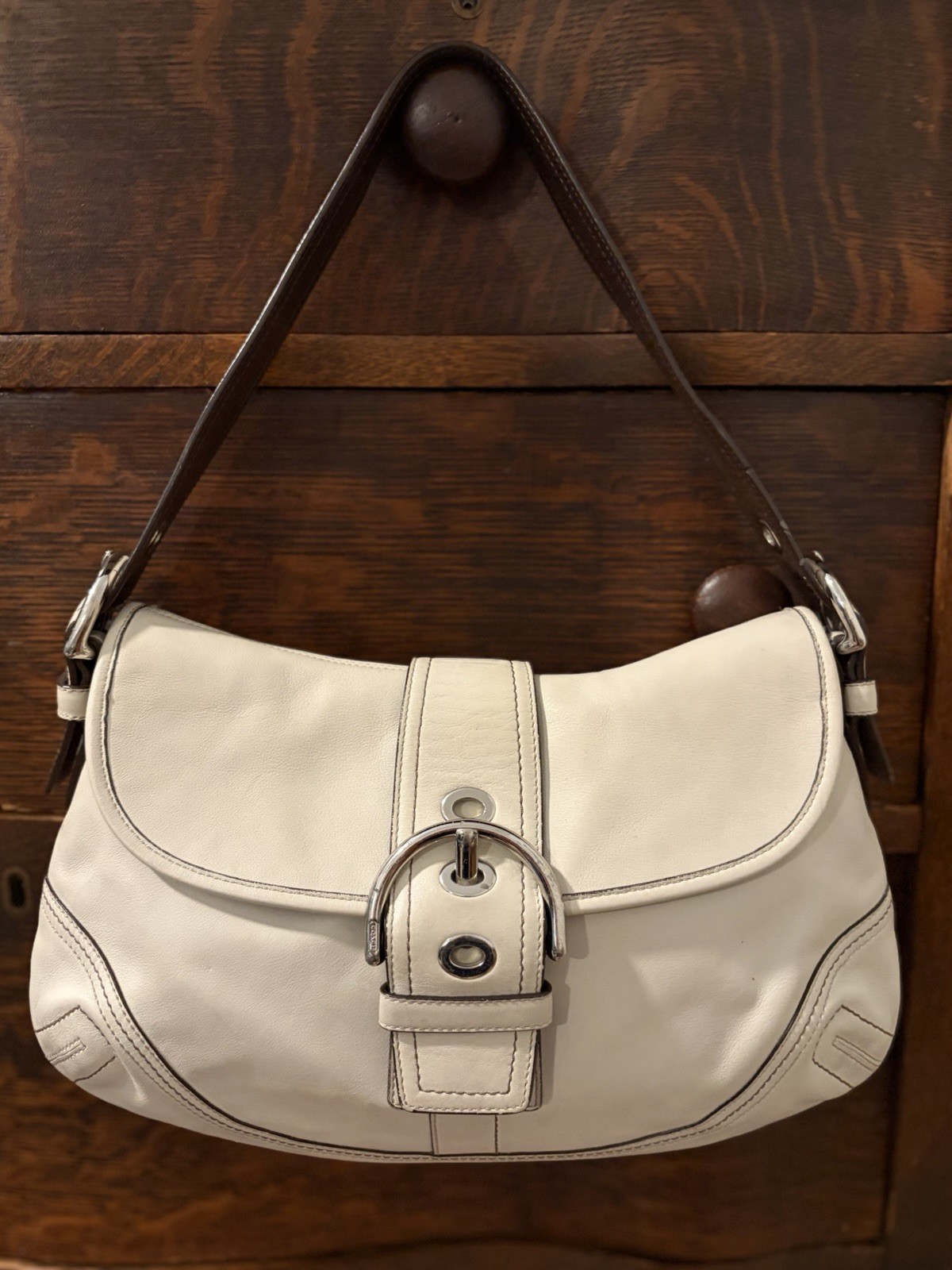 Coach Soho Medium Cream Shoulder Bag With Magnetic Buckle And Brown Interior