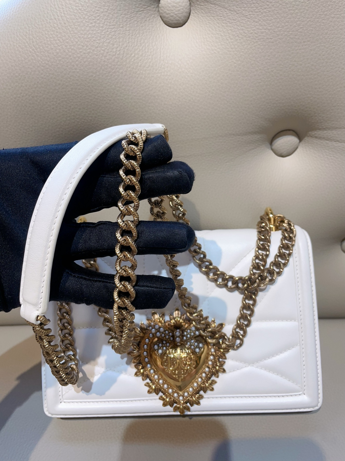 Dolce & Gabbana Small White Sacred Heart Shoulder Bag (21×14×15.5) cm