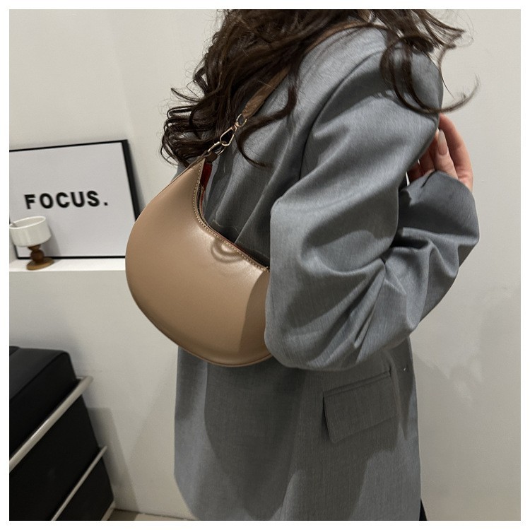 Luxury Moon Shape Shoulder Bag Womens Designer Style Baseball Handbag Purse