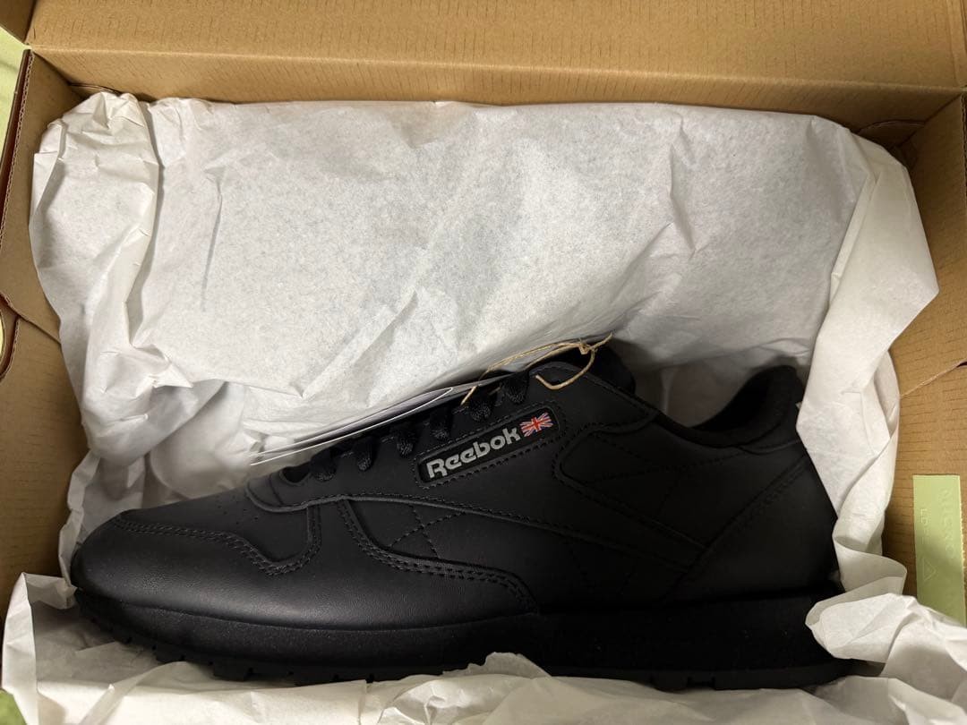 Reebok CLASSIC LEATHER Men 11 US Black Leather Sneakers Durable Classic