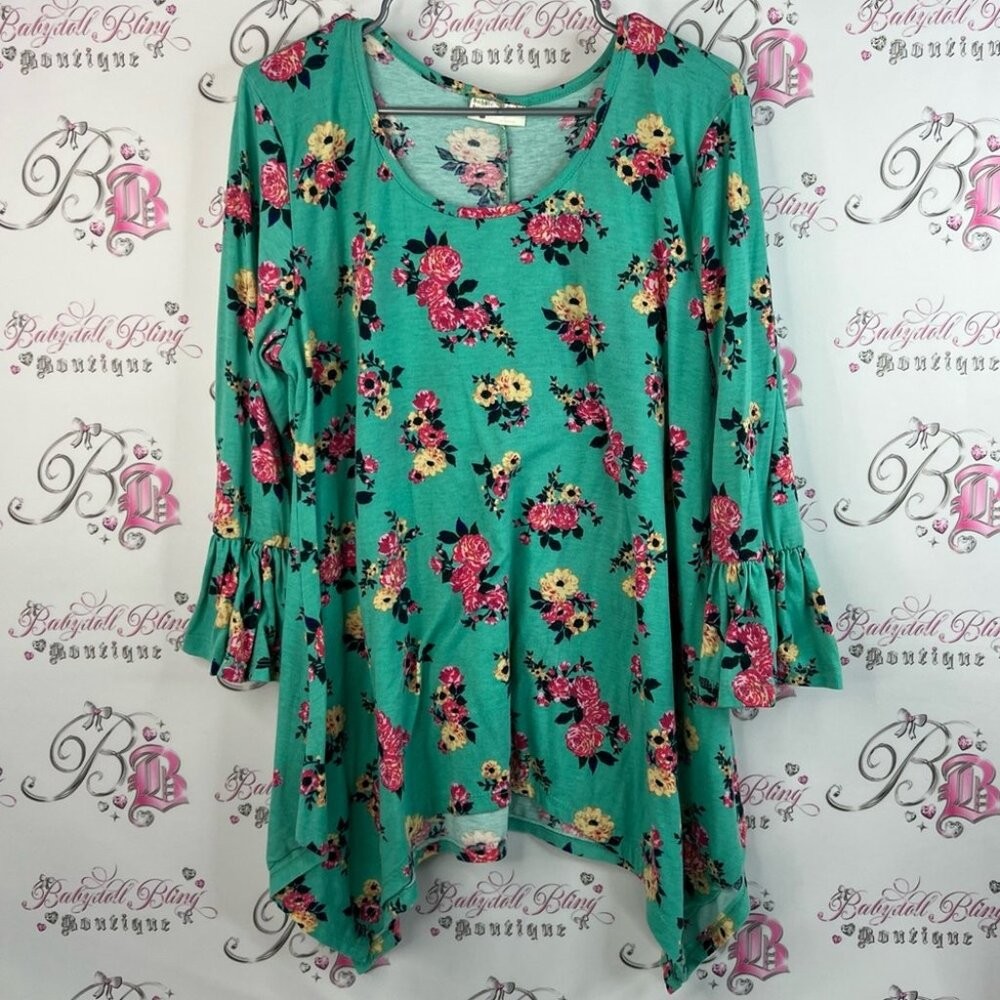 Bobbie Brooks long sleeve asymmetrical hem fairy flowers Teal Floral Blouse