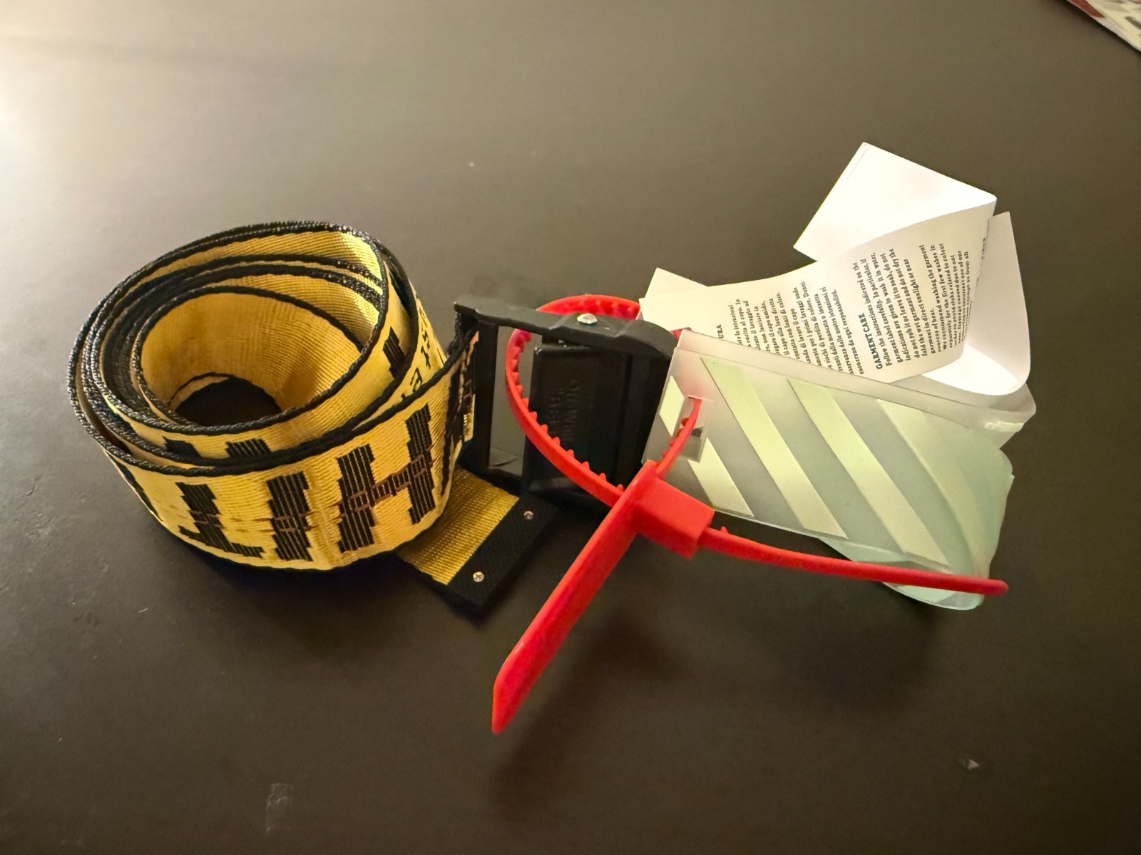 OFF-WHITE Men Yellow Industrial Logo Buckle Woven Belt One Size ✅