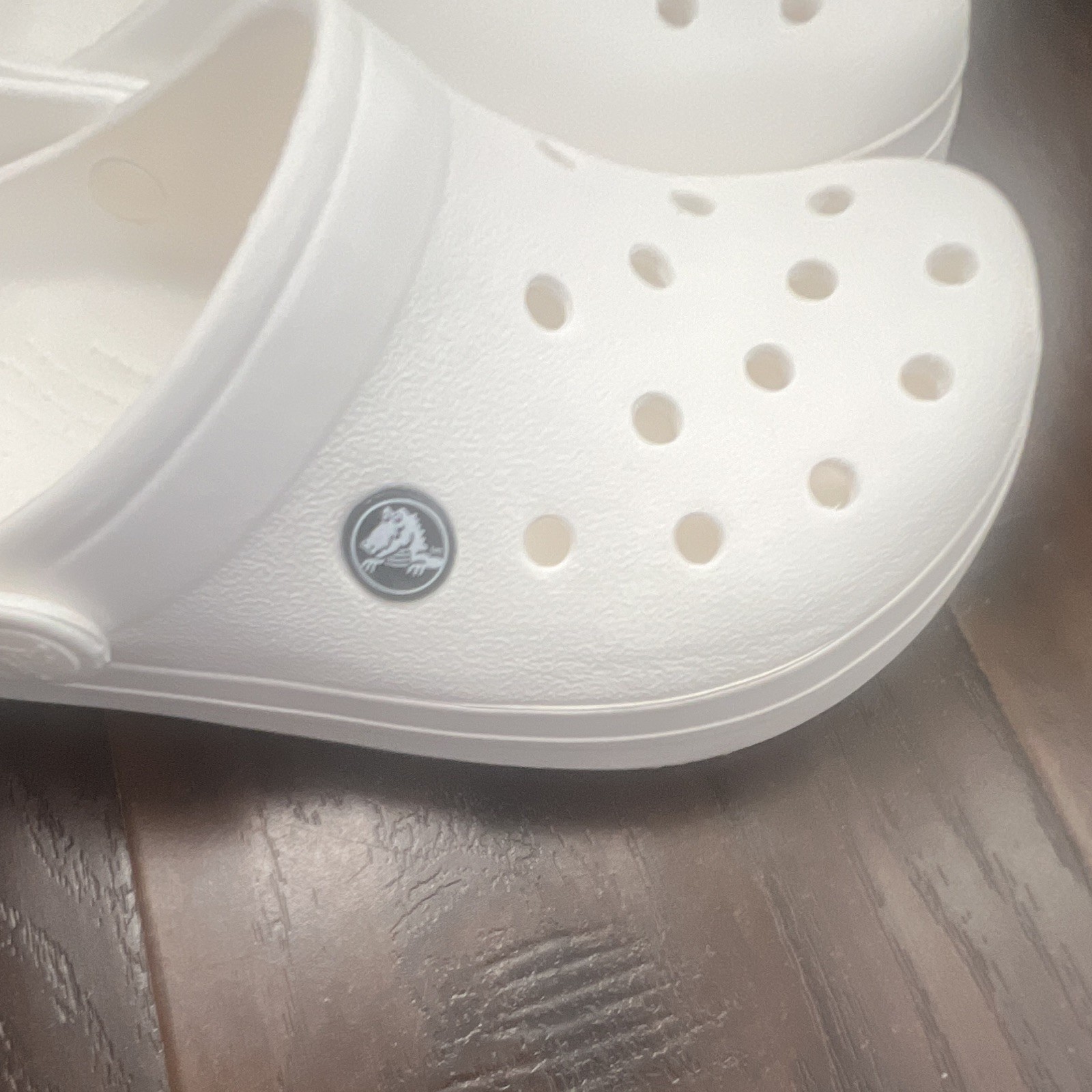Crocs Classic Clog White Slip-On Unisex Sandals Solid Pattern