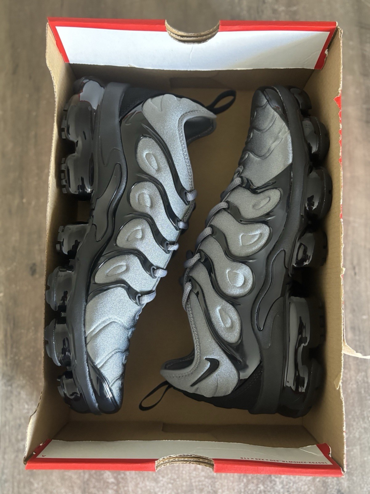 Size 9.5 – Nike Air Vapormax Plus Cool Grey Black Men’s Athletic New CK0900-001