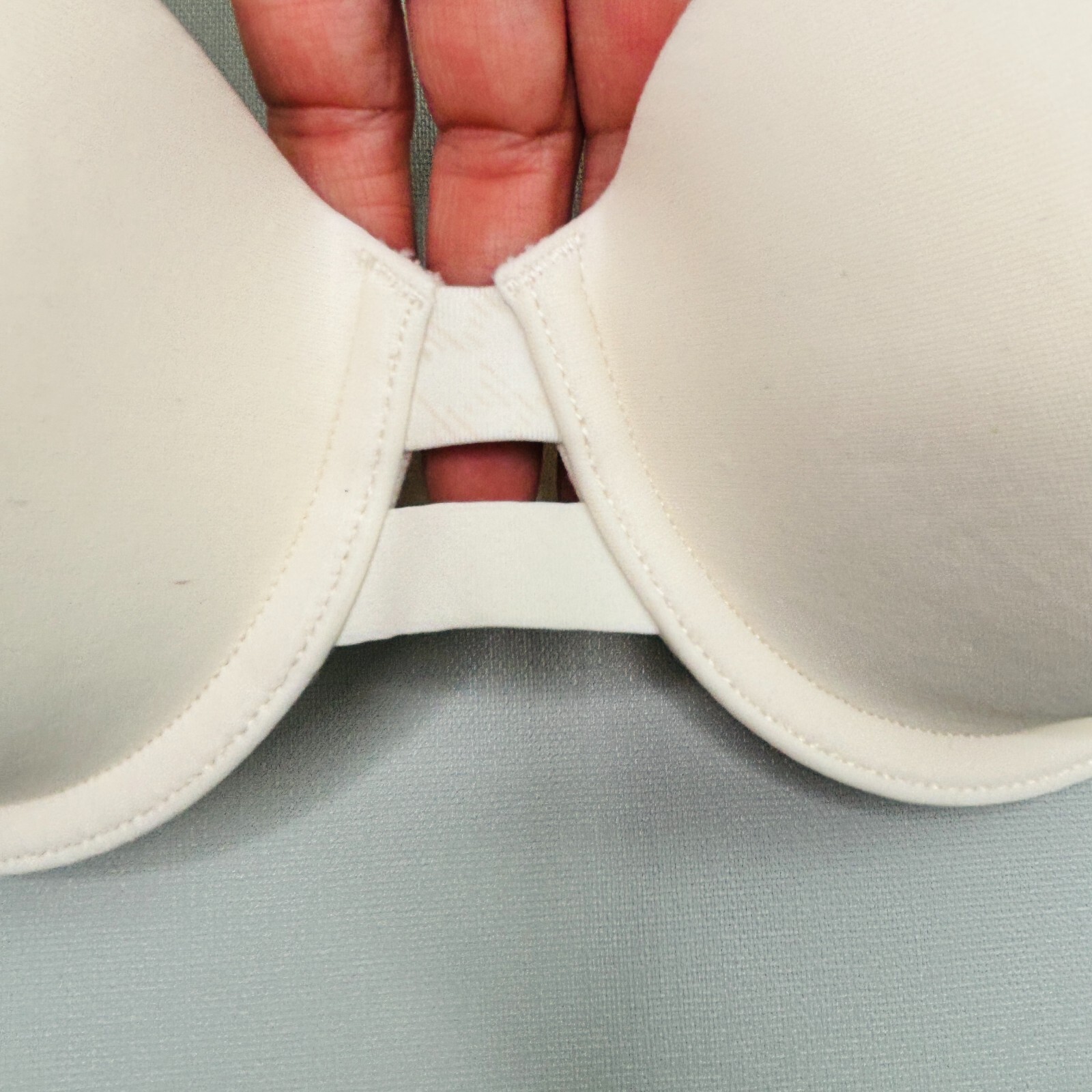 Warners No Side Effects Bra 34B Underwire Satin Padded Back Smoothing 5781