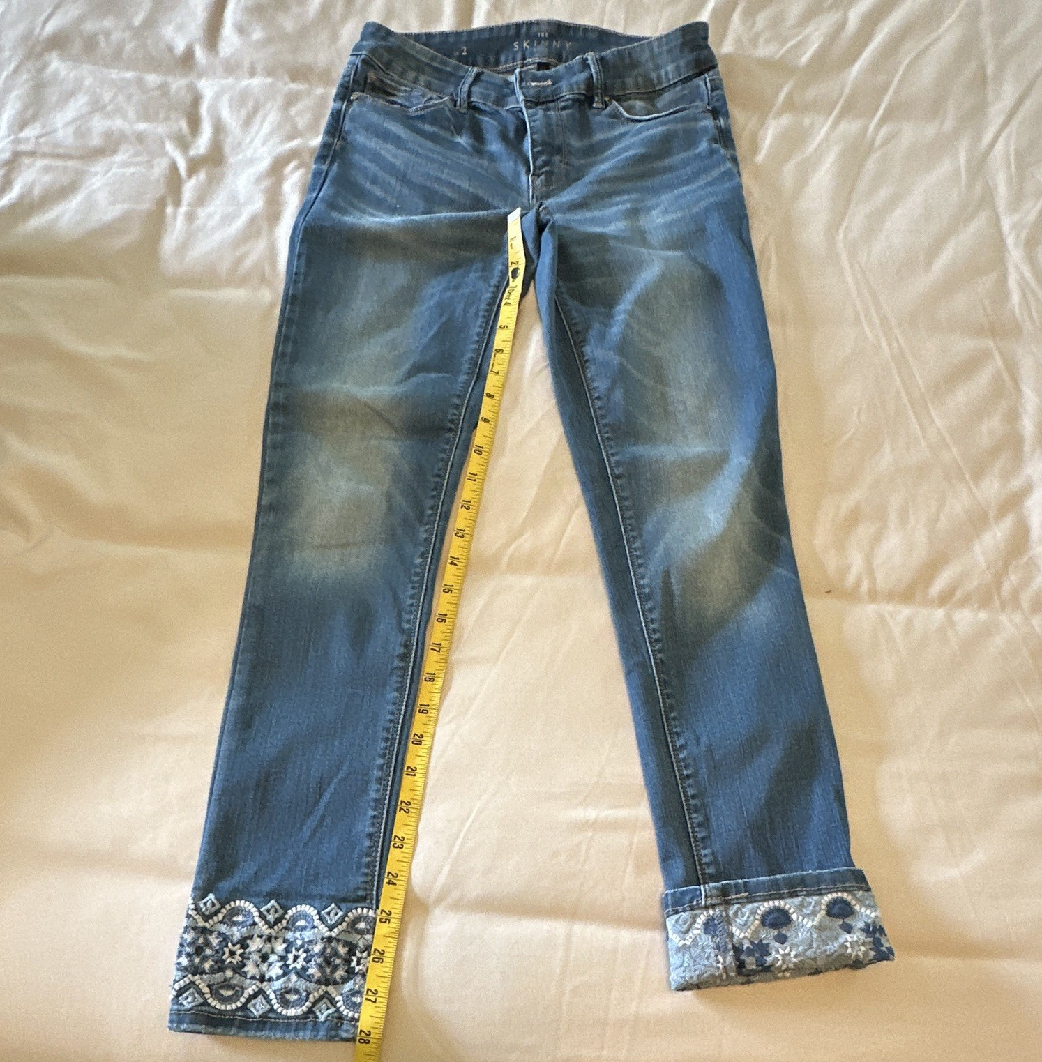 White House Black Market Women’s Medium Wash Blue Denim Skinny Crop Jeans 2
