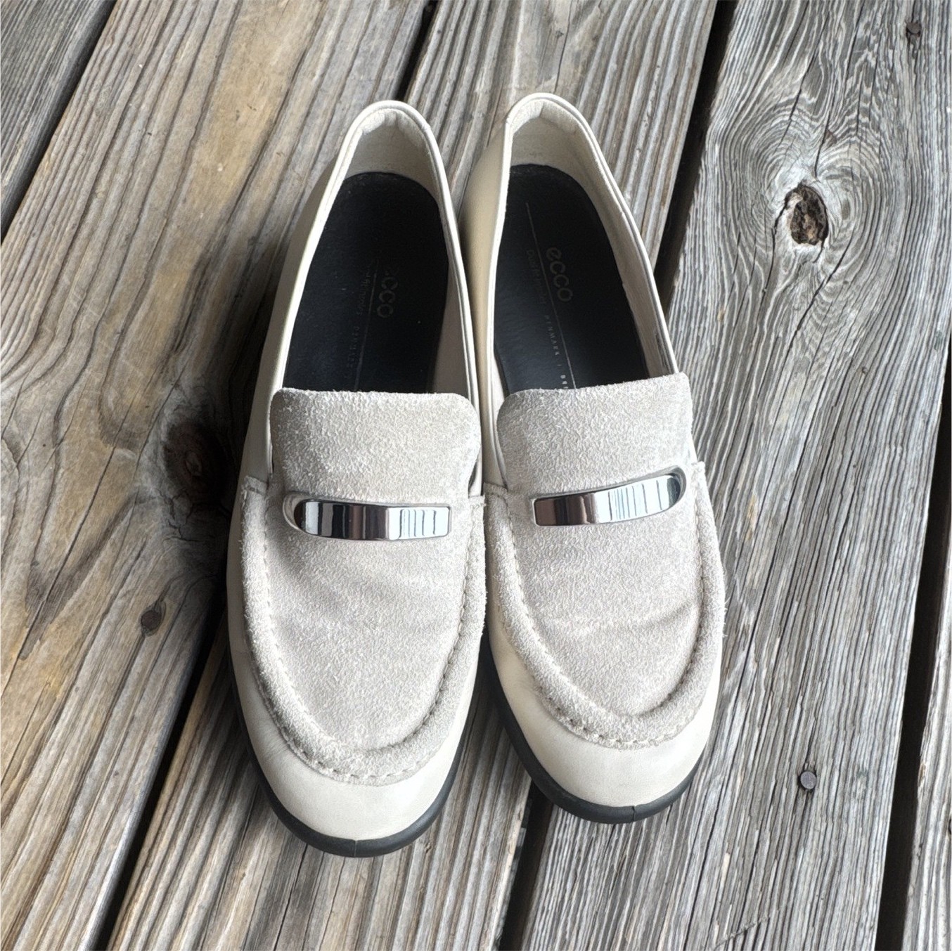 ECCO Loafer Flats Women’s Size 9.5 Ivory Leather Slip On Comfort Metallic
