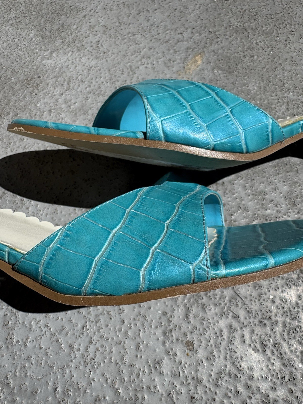 BLUE CROC PRINT MULE HEELS
