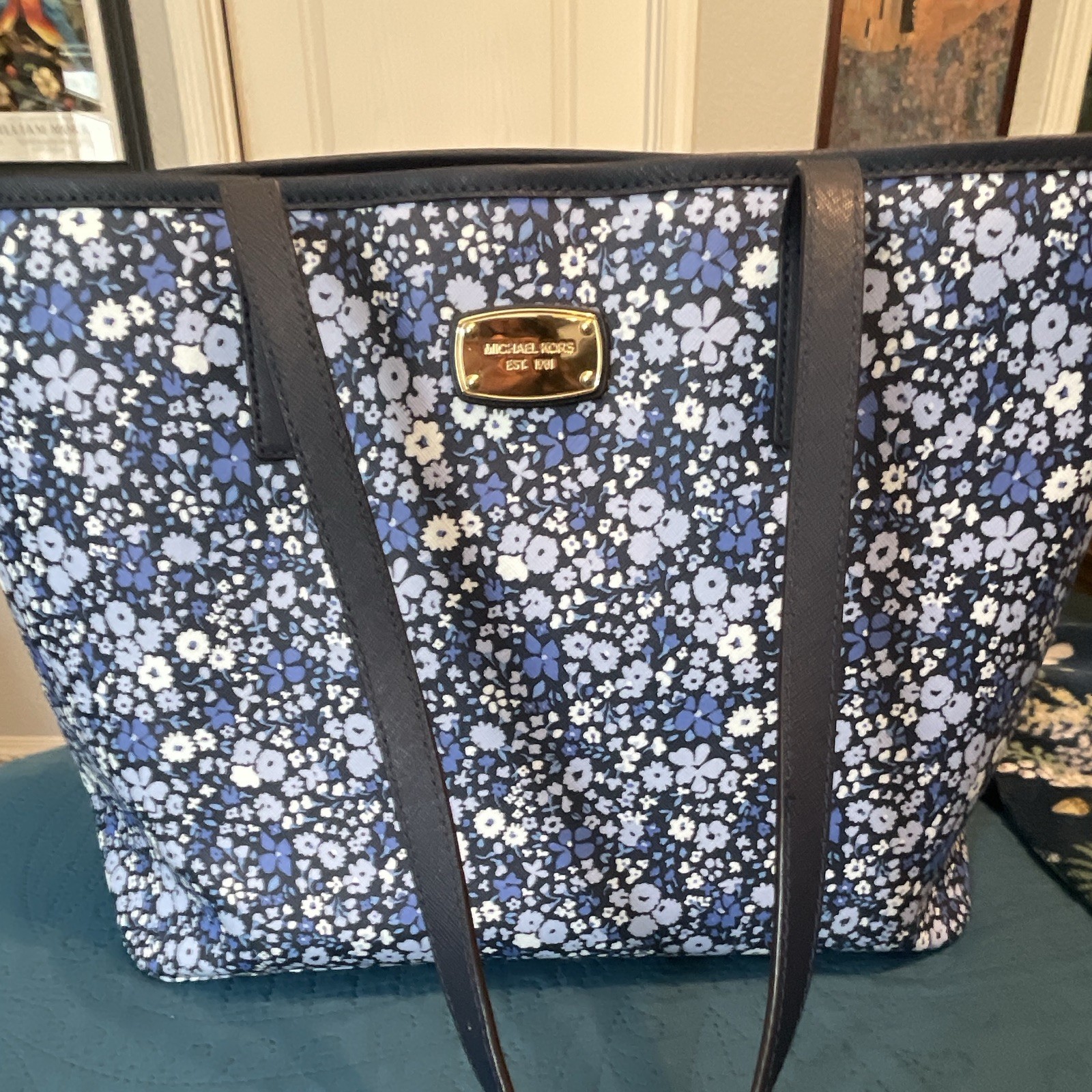 Michael Kors Blue/White Ditsy Floral Tote Bag Blue Shoulder Straps Zip Top