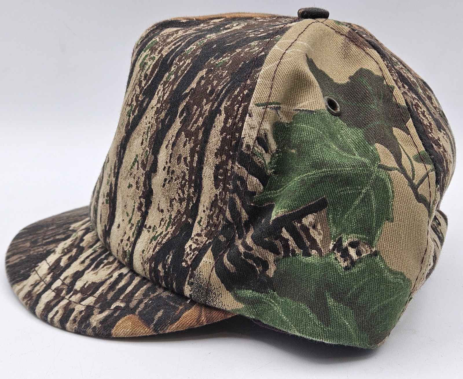 Realtree Camo Short Brim Snapback Hat Cap Hunting Archery Fits 6.75 to 7.5 NWOT
