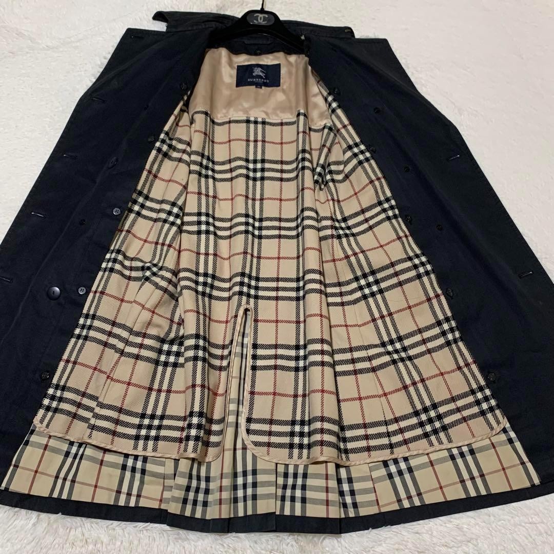 Excellent condition Burberry London trench coat Nova check liner with belt