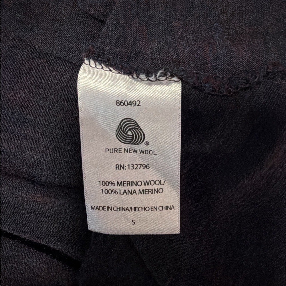 Seg’ments 100% Merino Wool V Neck Lightweight Sweater S