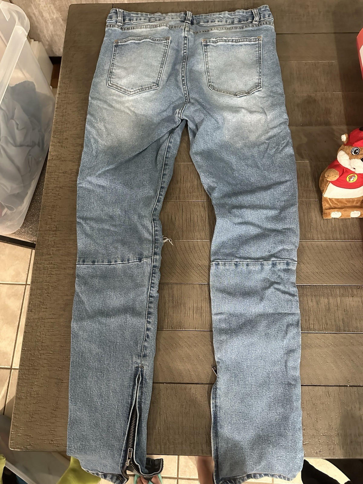 Nova Men’s Jeans Distressed Size 32