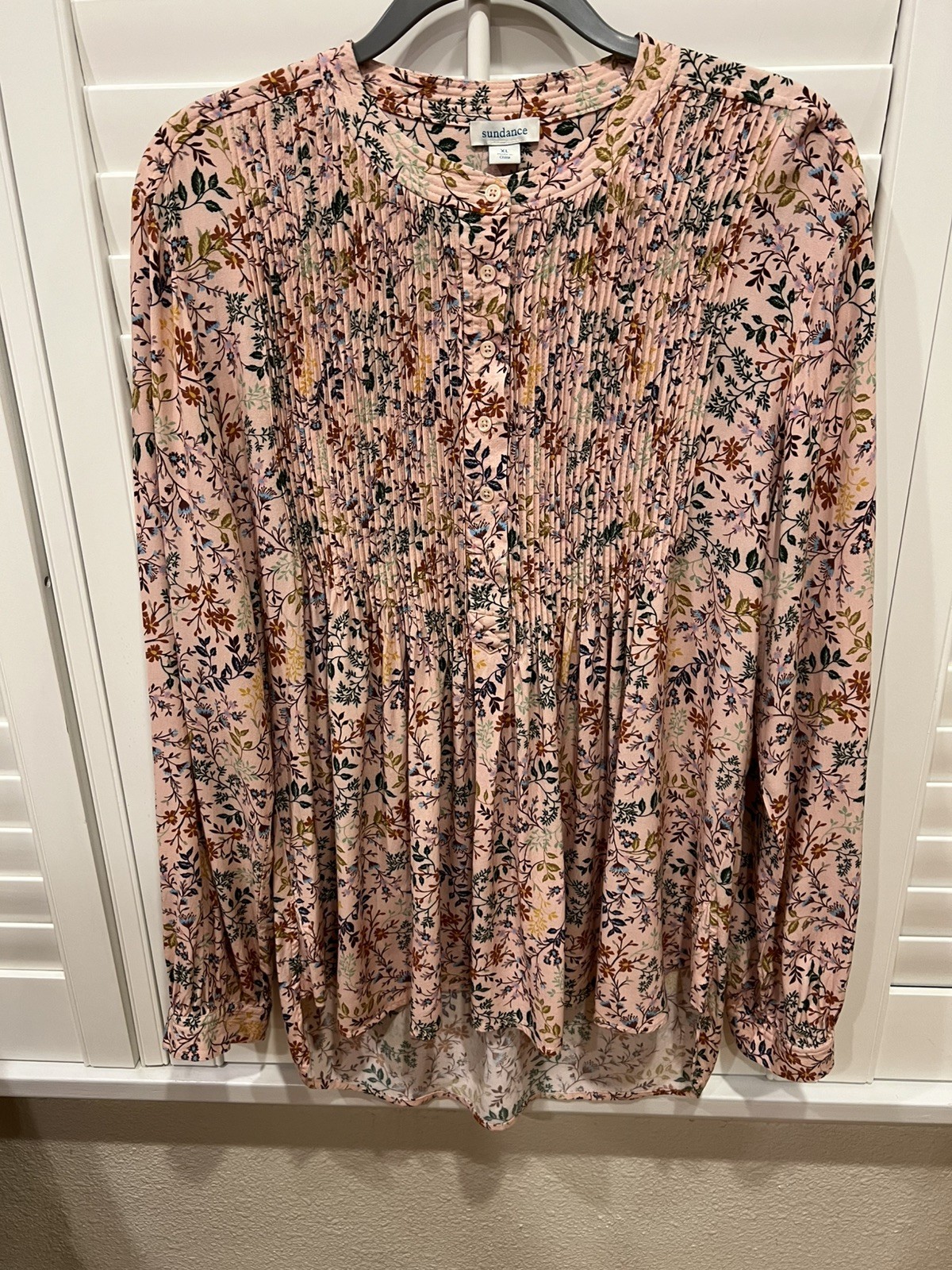 Sundance Popover Pink Floral Blouse XL Lightweight 100% Rayon Pleated Buttons
