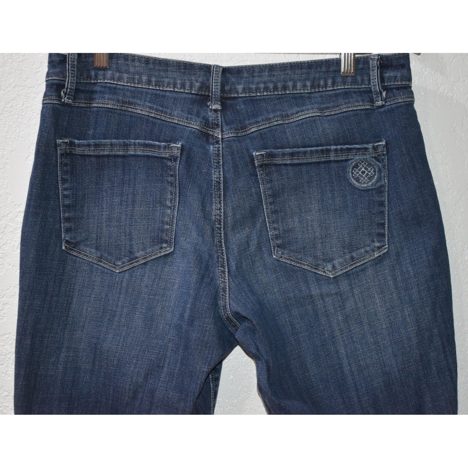 Laurie Felt Los Angeles Classic Weekender Crop Jeans Blue Denim 10 A367030