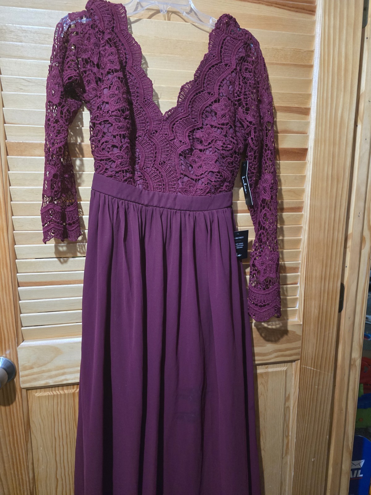 Lulus Awaken My Love Burgundy Long Sleeve Lace Maxi Dress – Size L – NWT