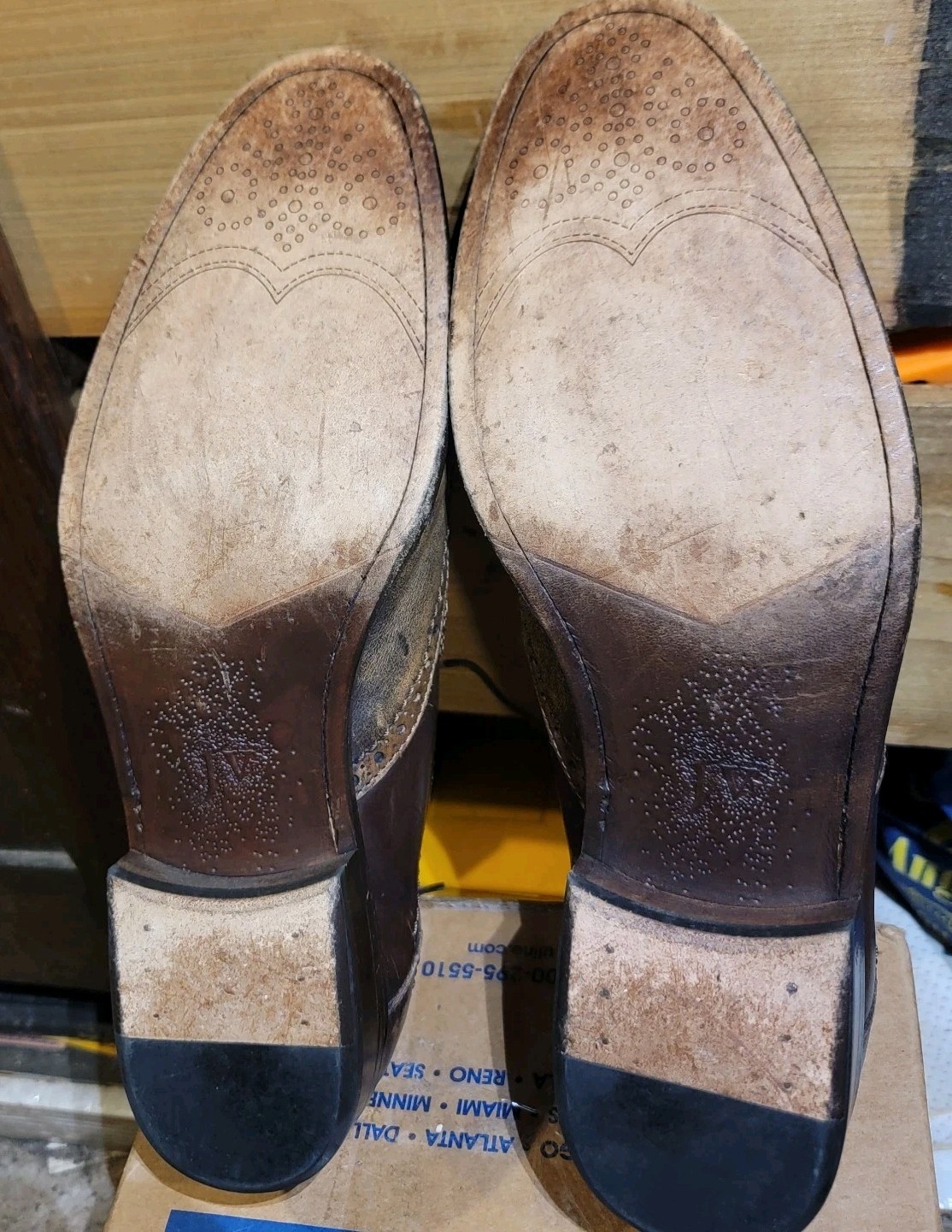 John Varvatos Ss 9.5 Luxe dress shoes two-tone, burnished leather wingtip