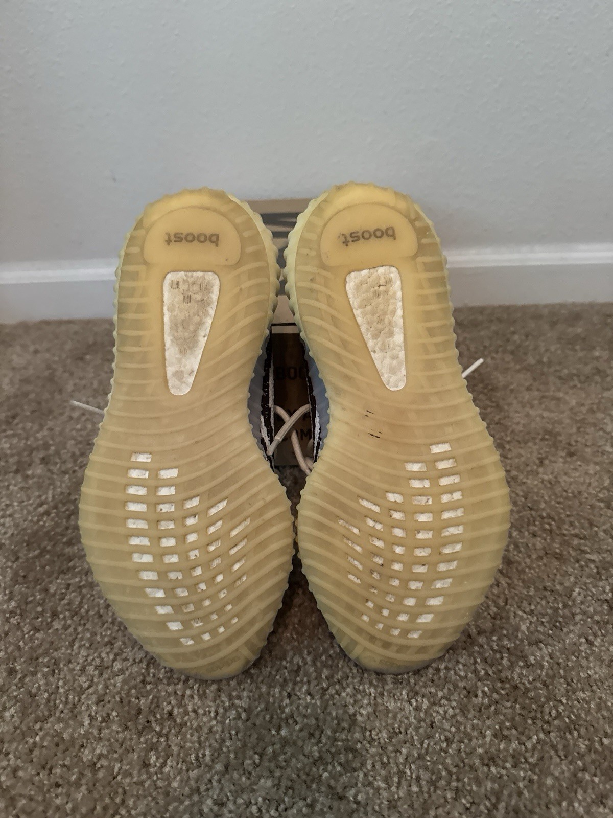 Yeezy V2 Zebra Size 8.5 Men’s Used In Good Condition