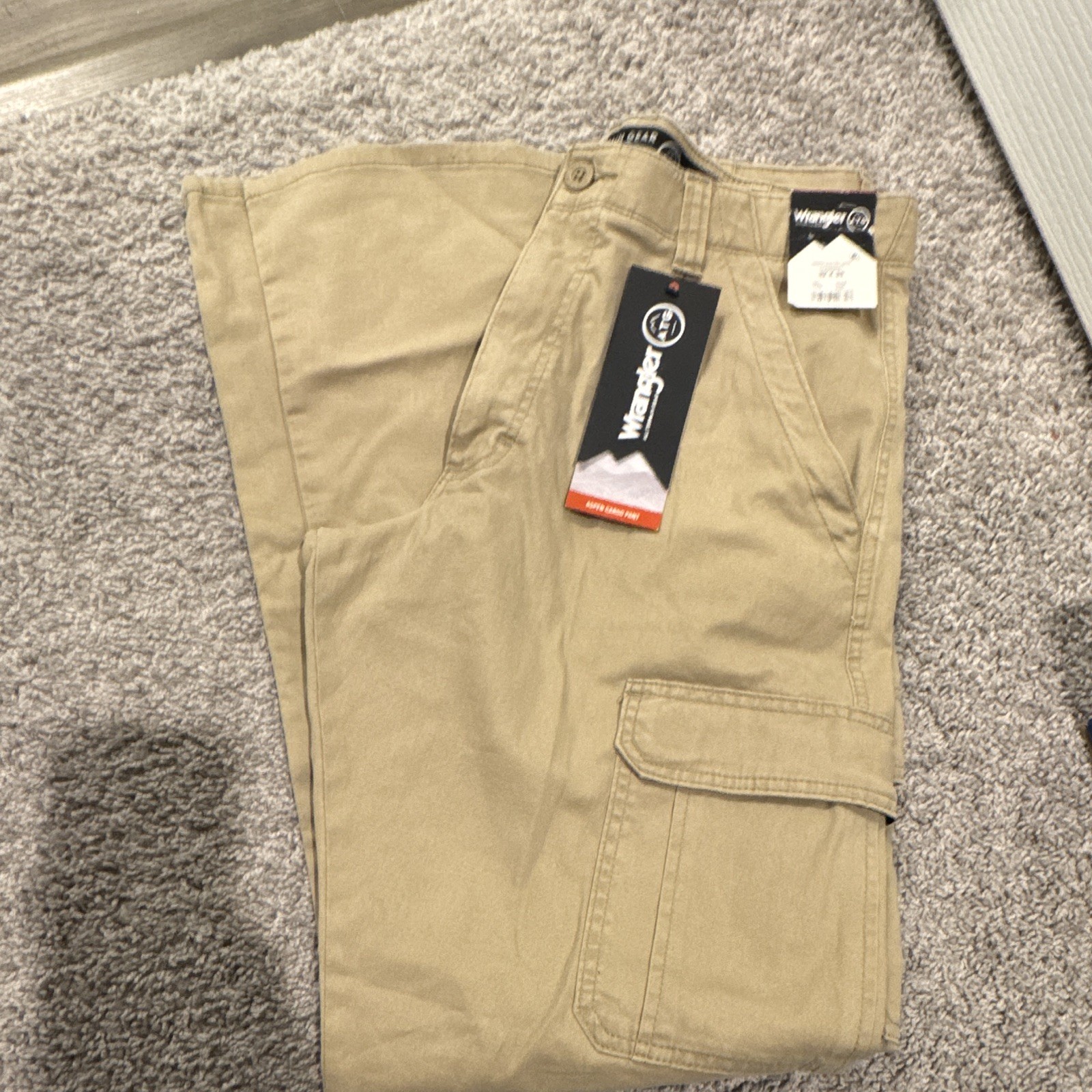 Wrangler ATG Men’s Beige Canvas Cargo Pants 32W Straight Regular Fit Flat Front
