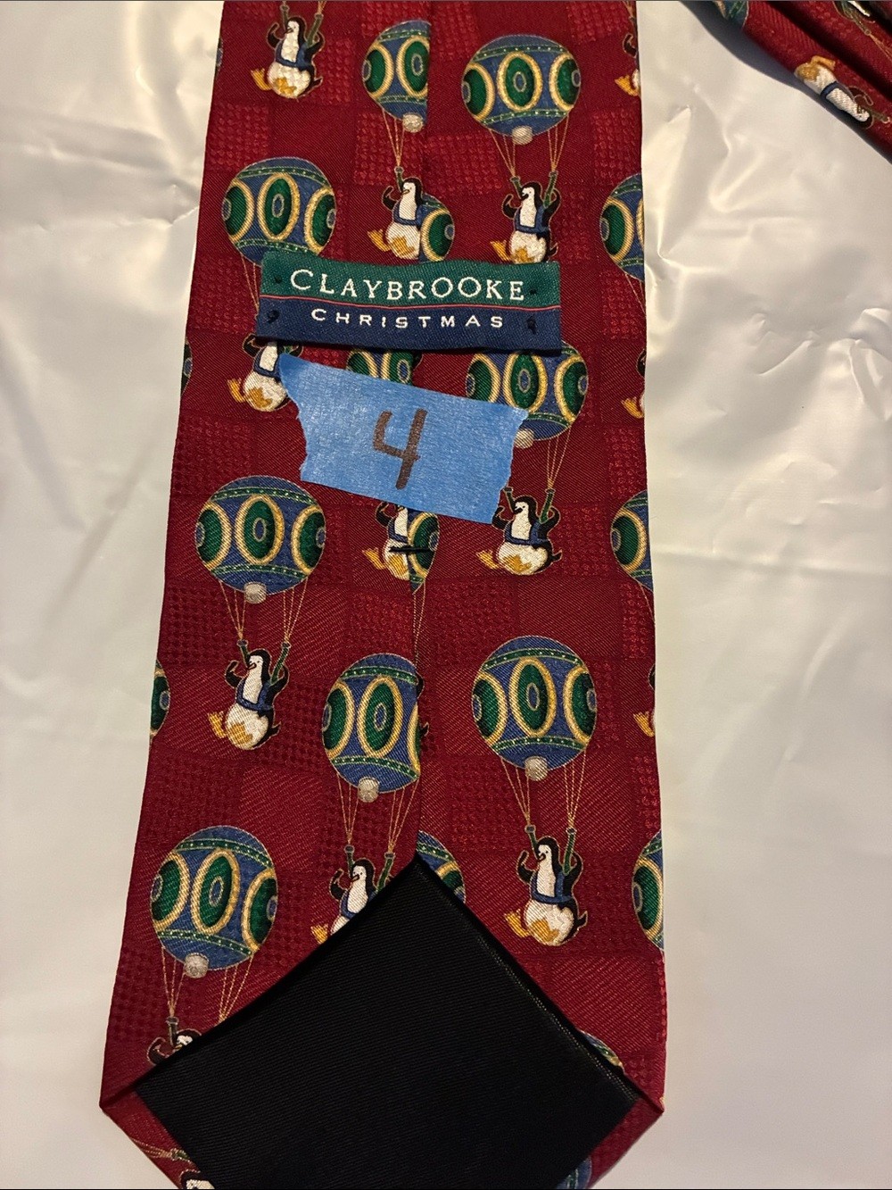 Classic Red Patterned Men’s Tie – Hot Air Balloon Motif