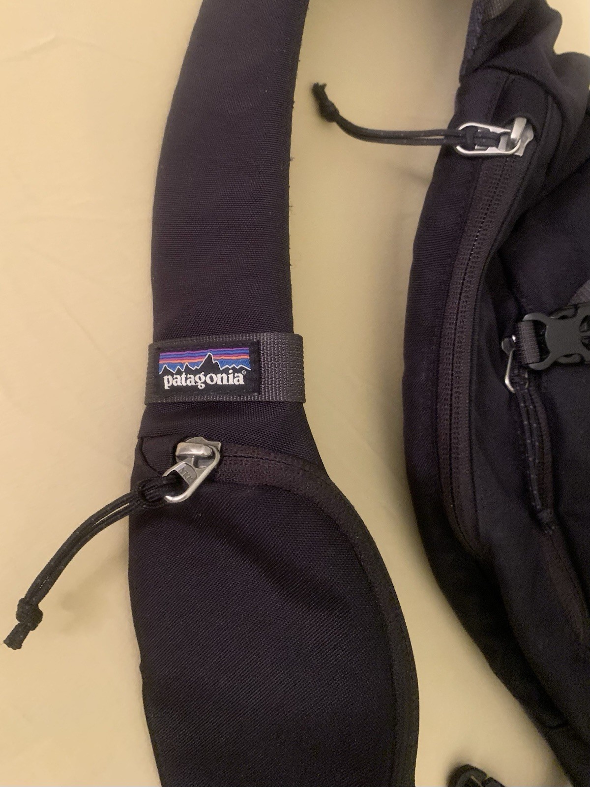Patagonia Atom Sling Crossbody Bag 8L Black