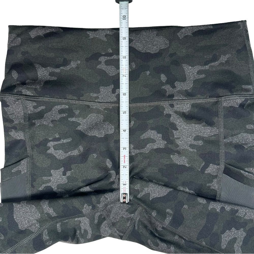 Fabletics On-The-Go PowerHold High-Waisted Capri 23″ Charcoal Heather Camo Small