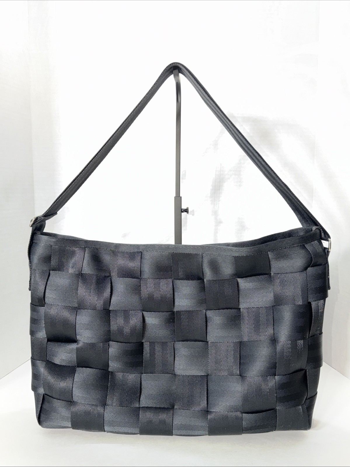 Harveys ORIGINAL SEATBELT BAG LARGE BLACK SIZE 16”W x 11”H x 4”D VGC