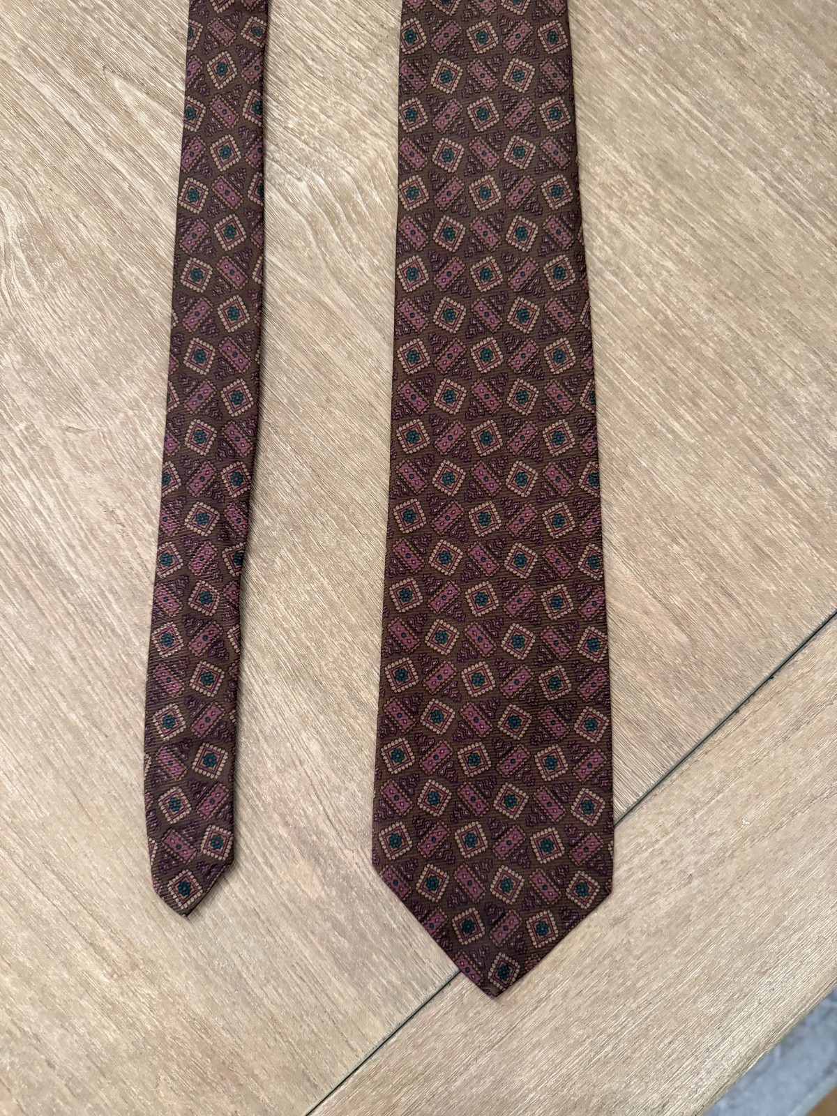 John Comfort for Jack Henry Mens 100% Silk Tie Made in England