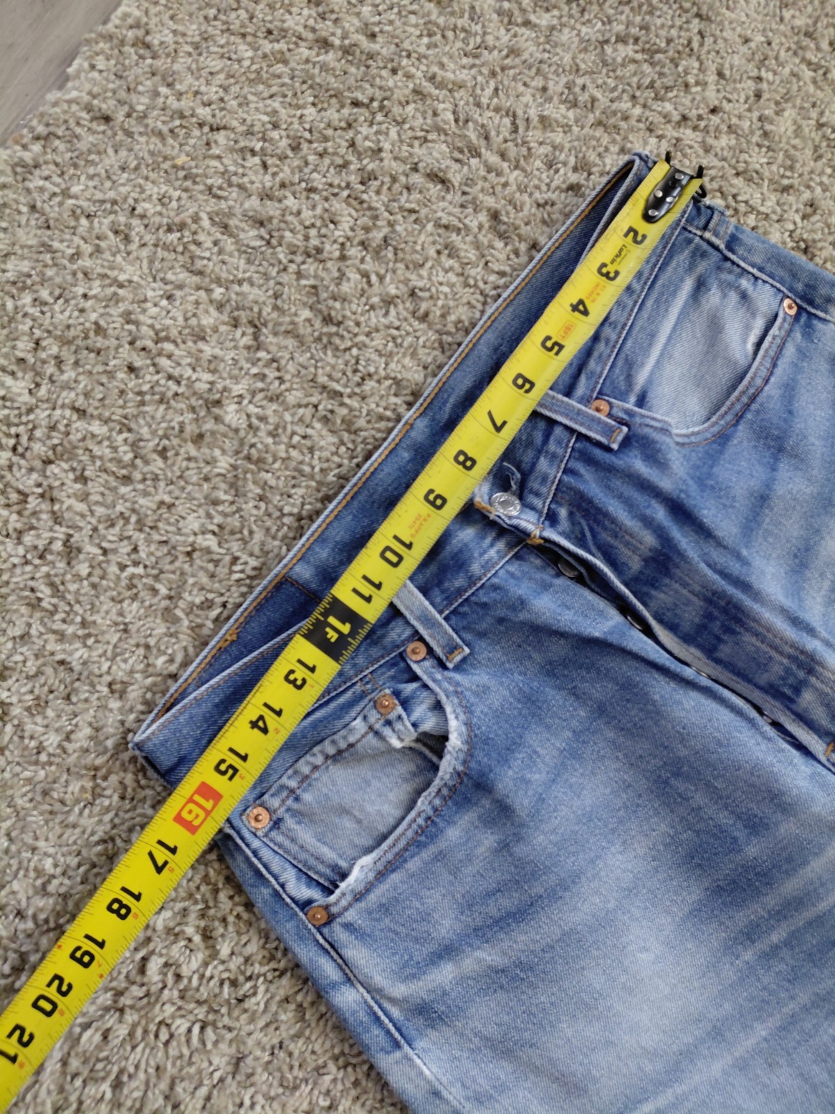 Vintage Y2k Levi’s 501XX Button Fly Jeans Made in USA Mens