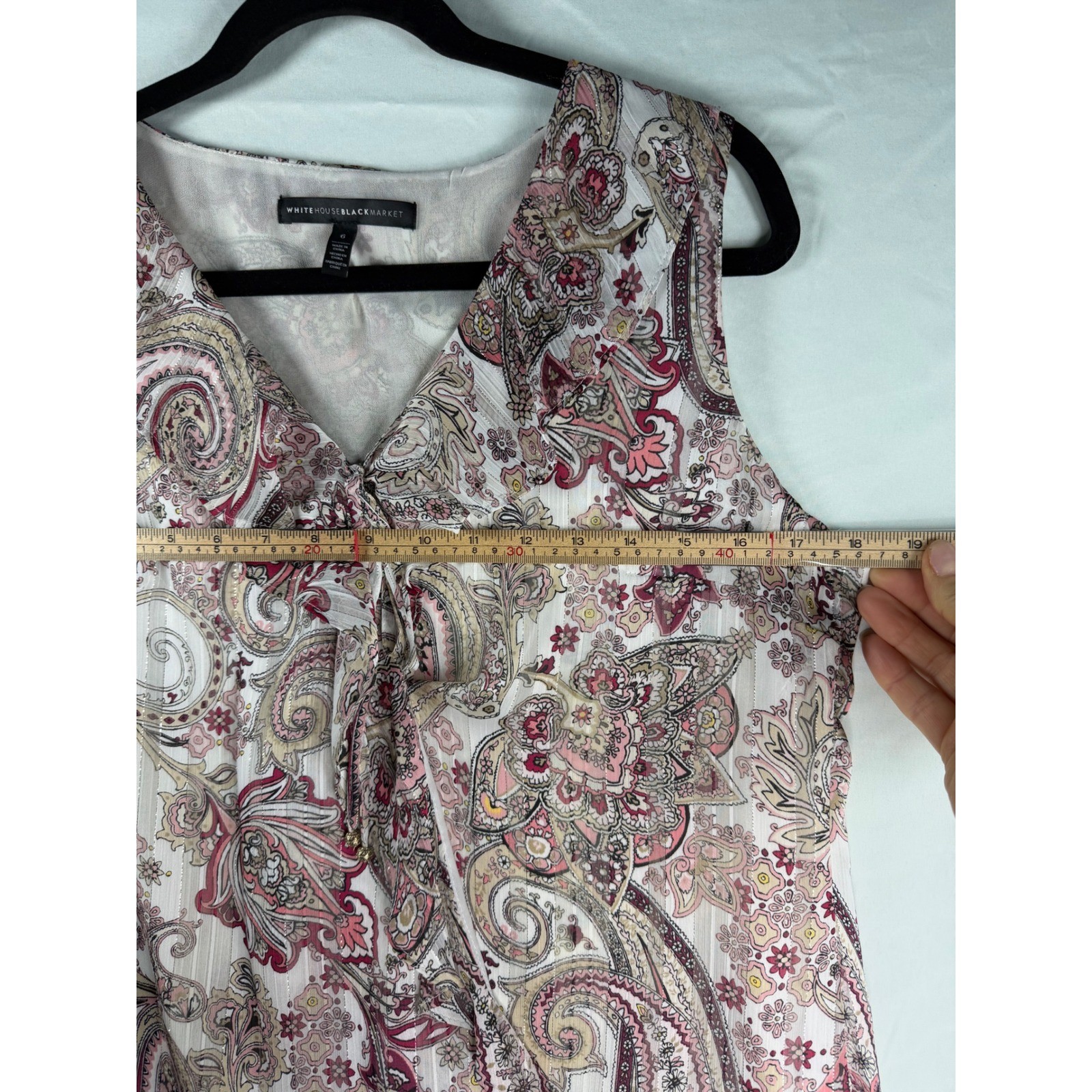 White House Black Market Paisley Ruffle V-Neck Sleeveless Blouse Pink Metallic 6