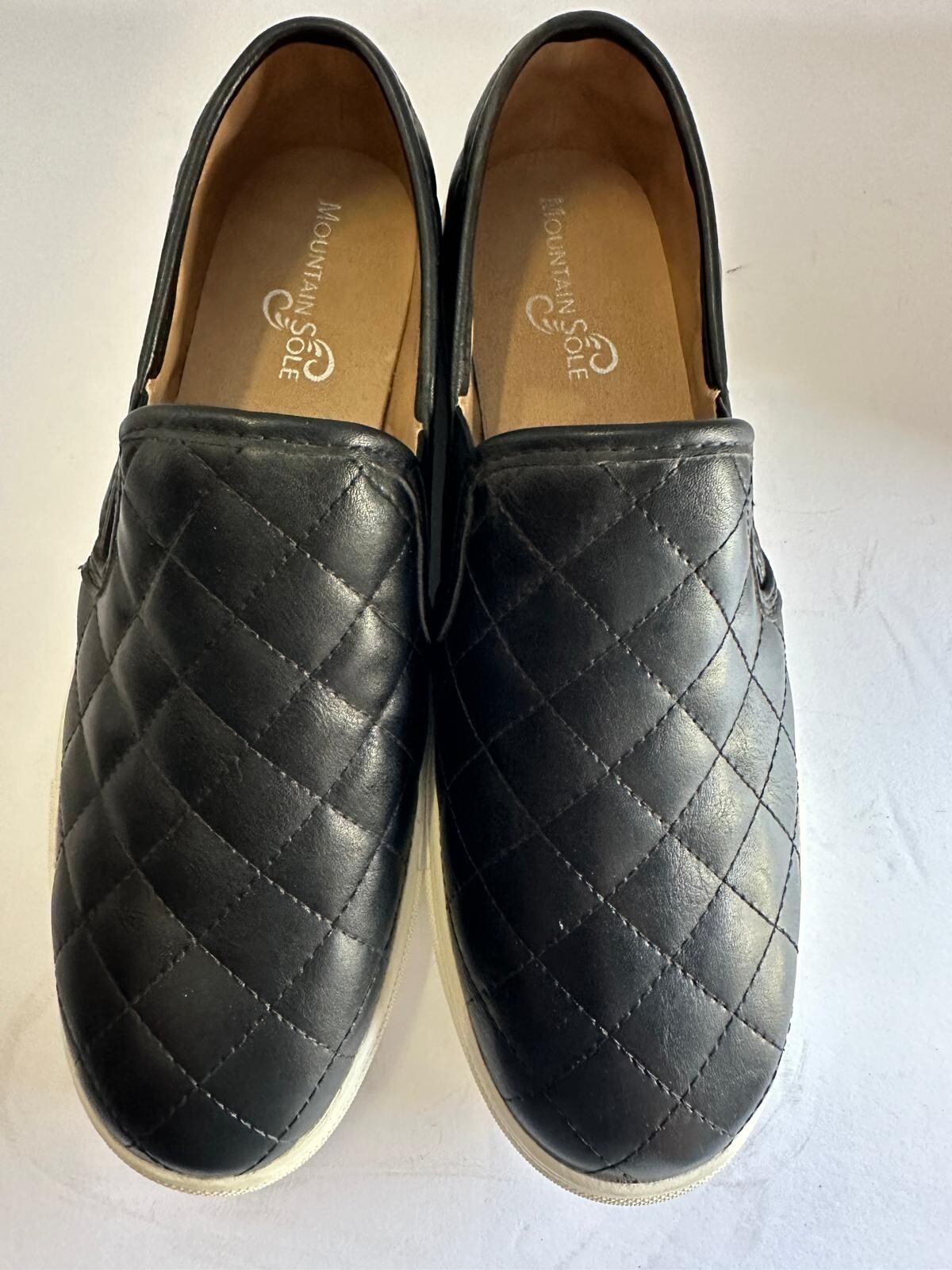 Mountain Sole Quilted Slip On Sneakers Womens 9 Black Faux Leather Loafers