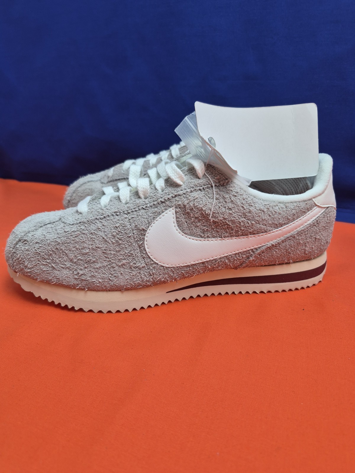 Nike Cortez SE HF3142-001 Suede Sneaker College Grey Team Red Men’s