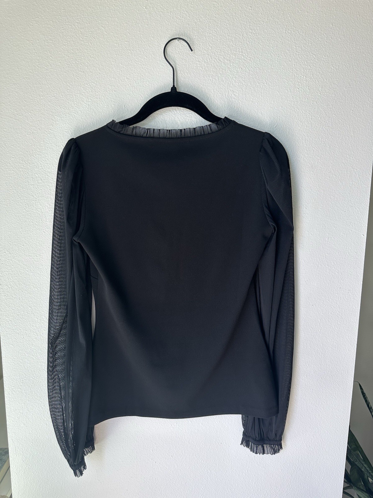 White House Black Market Black V-Neck Sheer Mesh Puff Sleeve Ruffle Blouse XXS