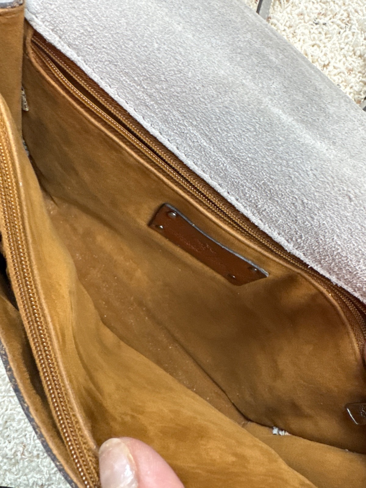 VTG Patricia Nash Ivory Gray Tooled Genuine Leathe Crossbody Purse 1008